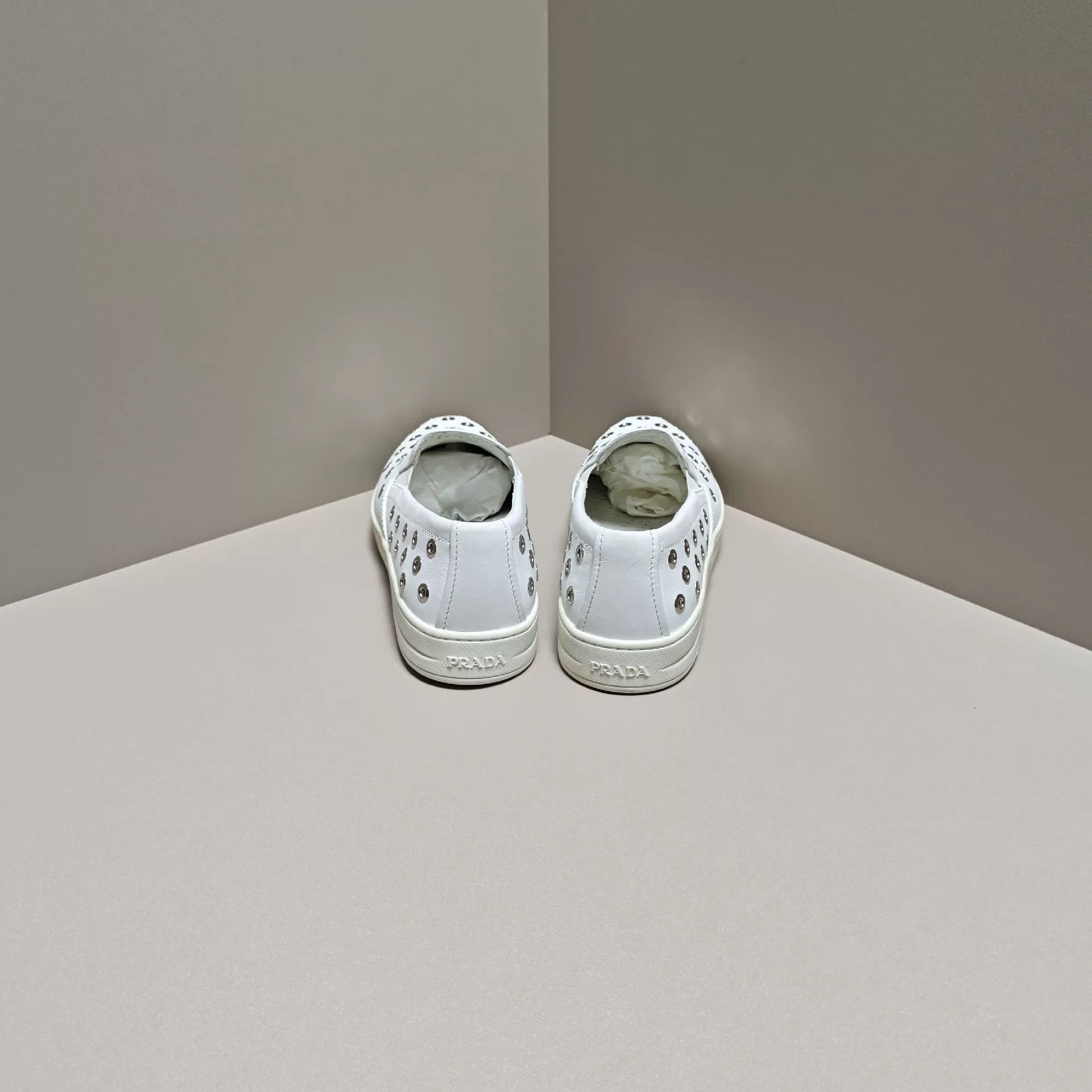 Prada Prada Lowtop Sneakers us_8 Women Size US 8 / IT 38 - 3 Thumbnail