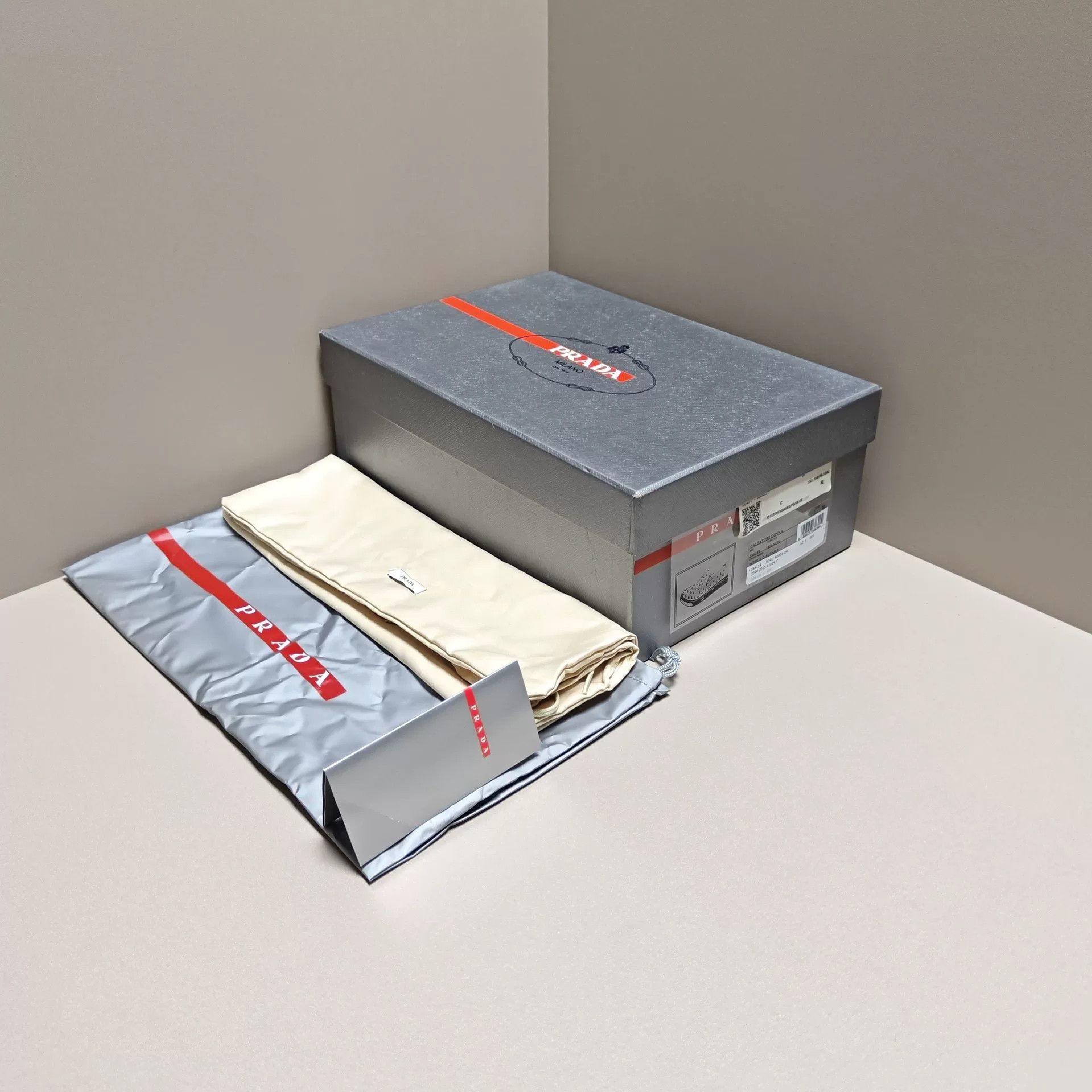 Prada Prada Lowtop Sneakers us_8 Women Size US 8 / IT 38 - 6 Thumbnail