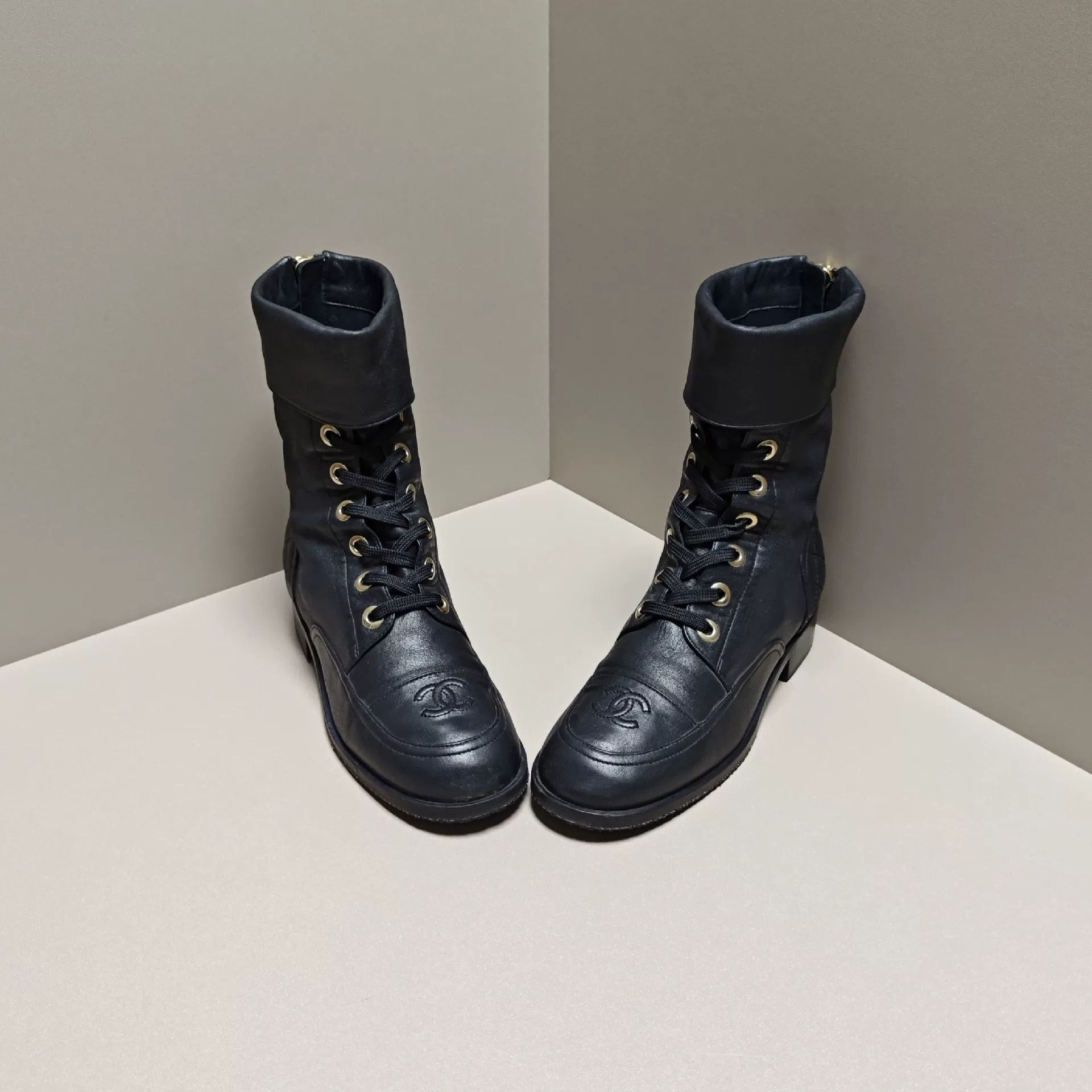 Chanel Chanel Plaid Boots us_5 Women Size US 5 / IT 35 - 2 Thumbnail