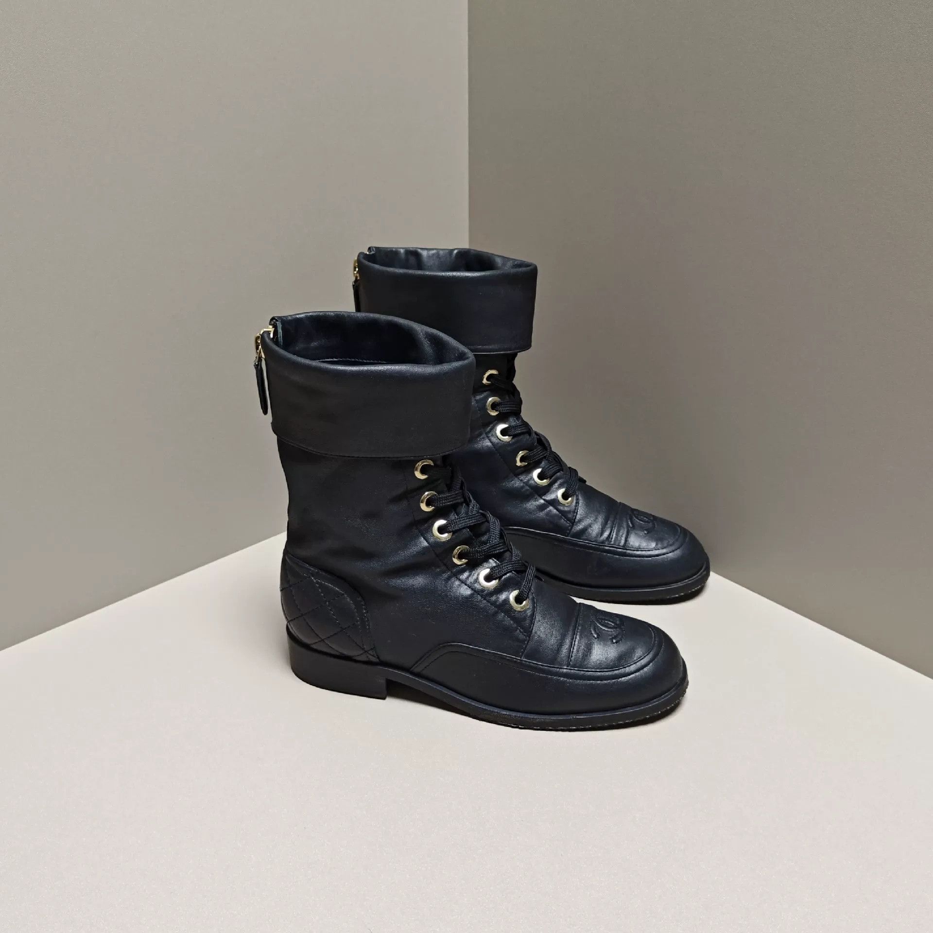 Chanel Chanel Plaid Boots us_5 Women Size US 5 / IT 35 - 4 Thumbnail