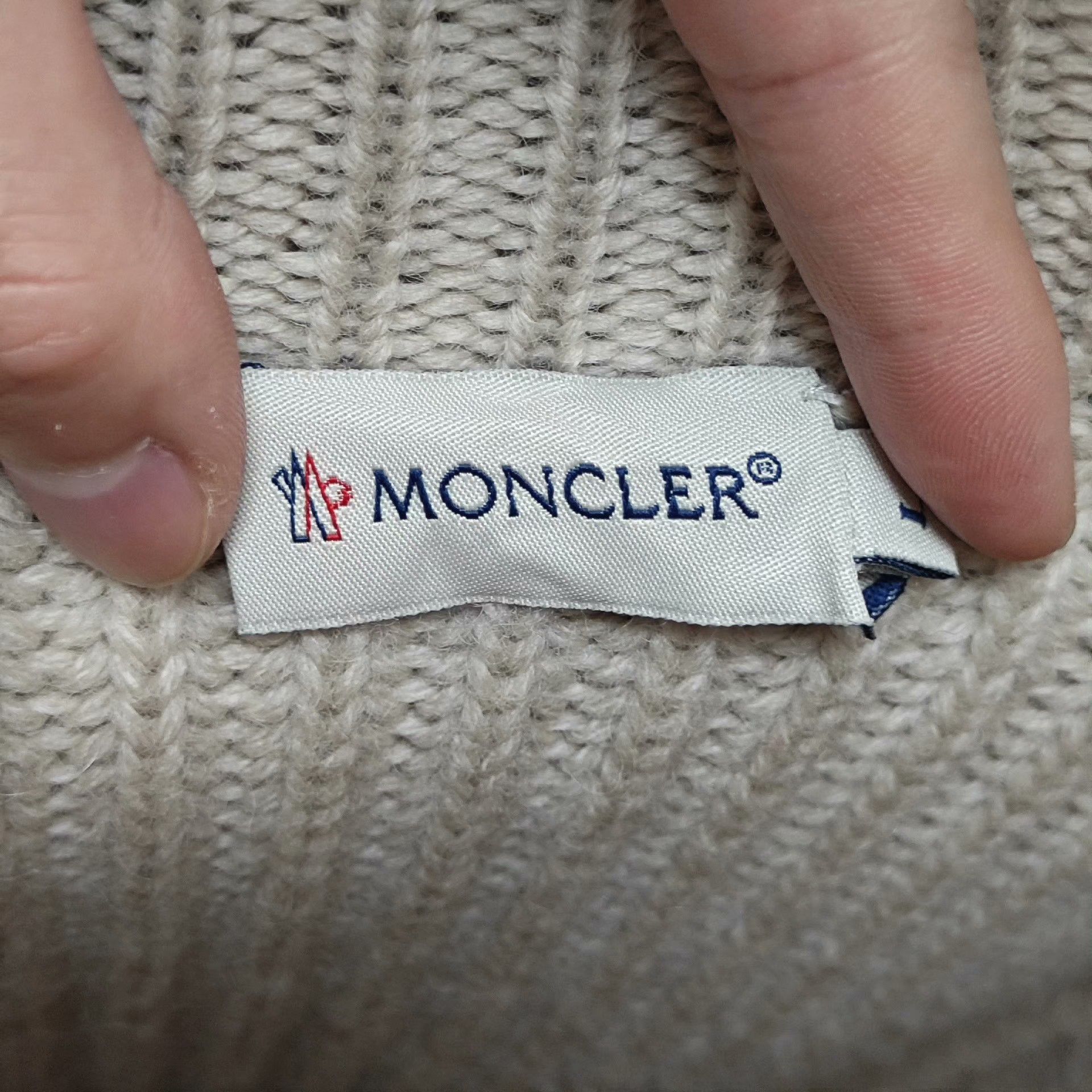 Moncler Moncler Knit Wool Sweater L Women Size L / US 10 / IT 46 - 3 Thumbnail