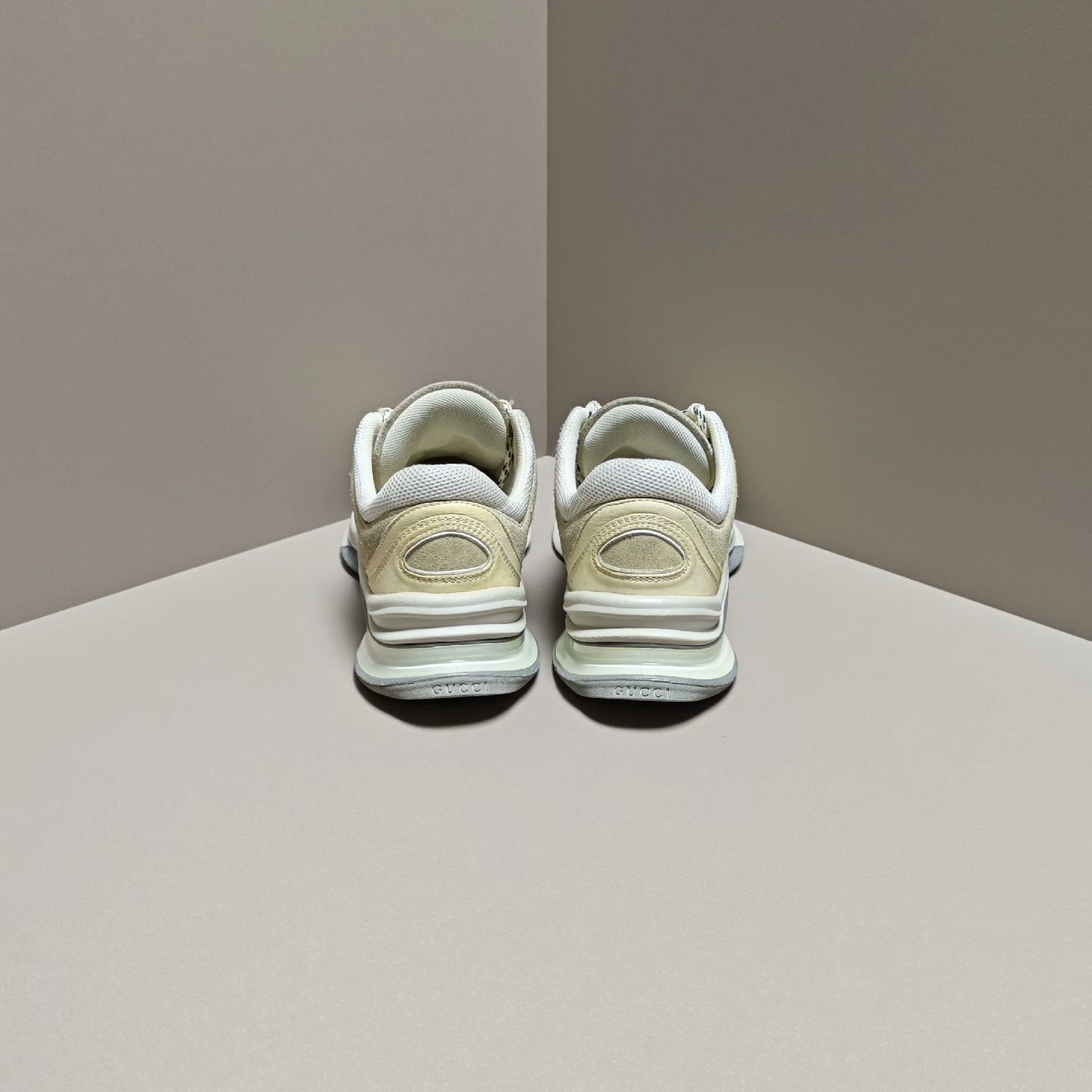 Gucci Gucci Casual Lowtop Sneakers us_8 Women Size US 8 / IT 38 - 3 Thumbnail