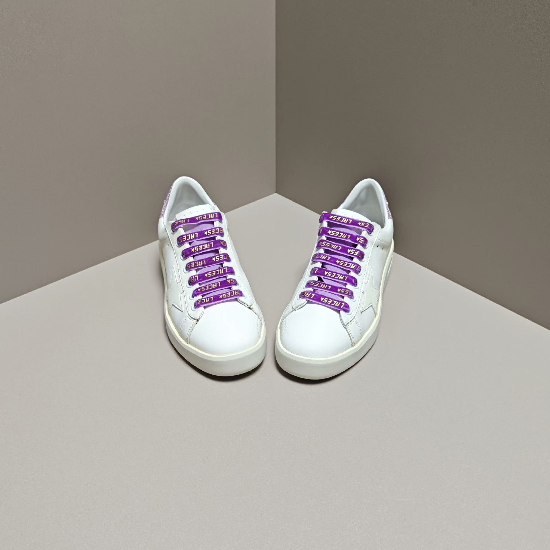 Golden Goose Golden Goose Pink Lowtop Sneakers us_5 Women Size US 5 / IT 35 - 2 Thumbnail