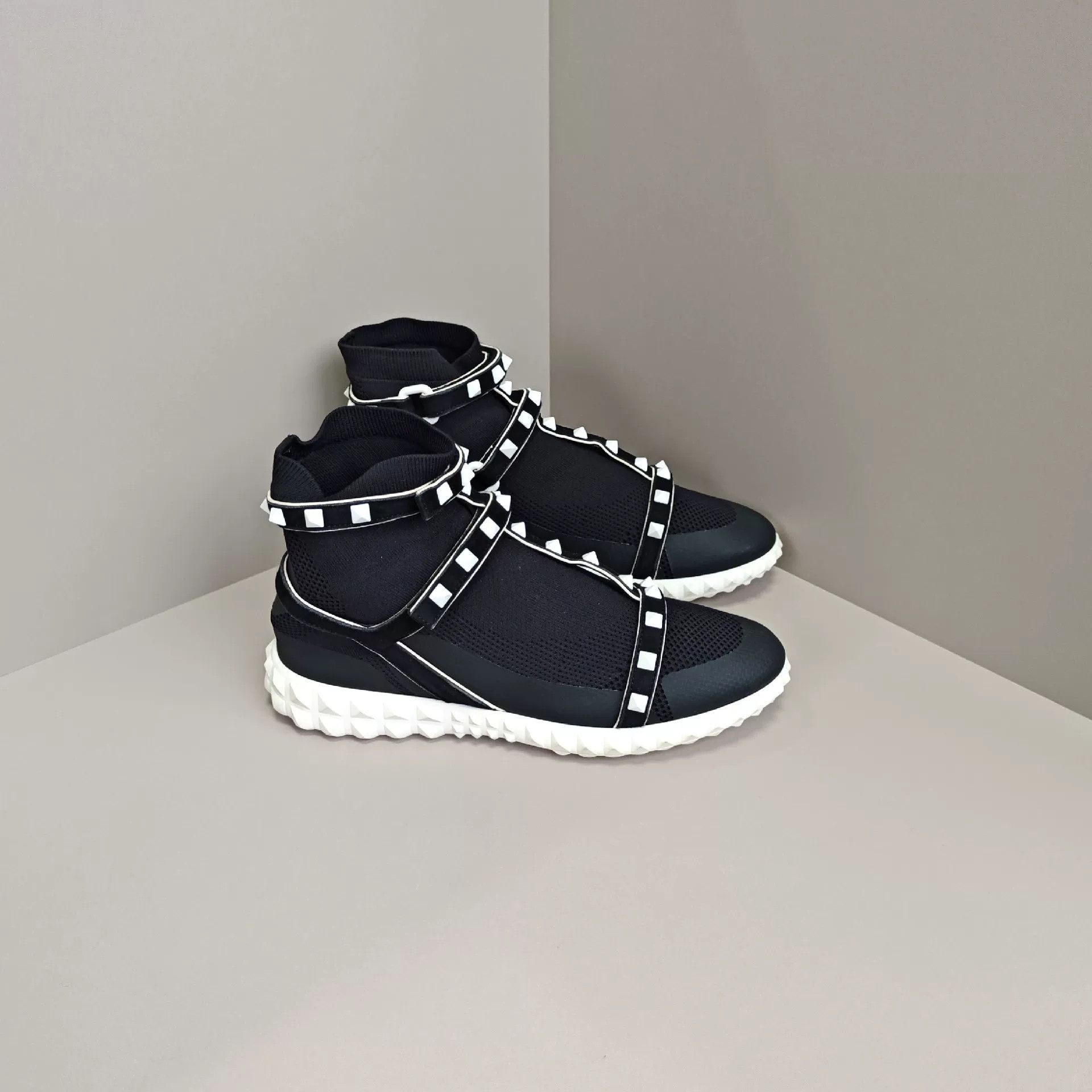 Valentino Valentino Casual Lowtop Sneakers us_7 Women Size US 7 / IT 37 - 4 Thumbnail