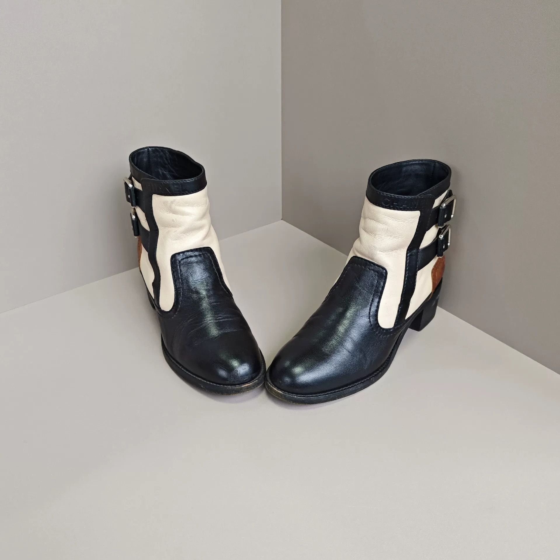Chanel Chanel Boots us_7 Women Size US 7 / IT 37 - 2 Thumbnail