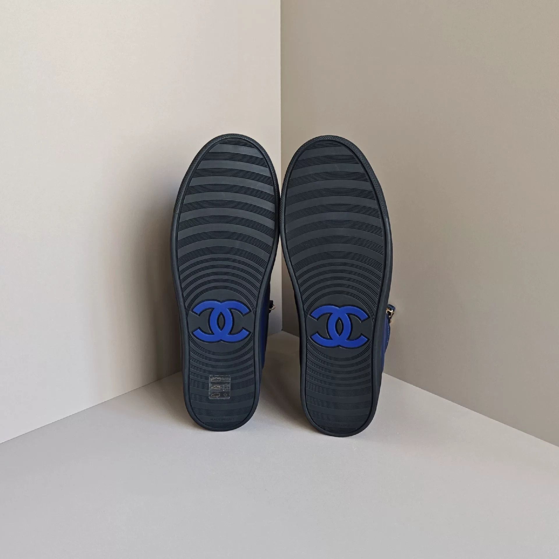 Chanel Chanel Casual Embroidered Lowtop Sneakers 8 Men Size US 8 / EU 41 - 5 Thumbnail