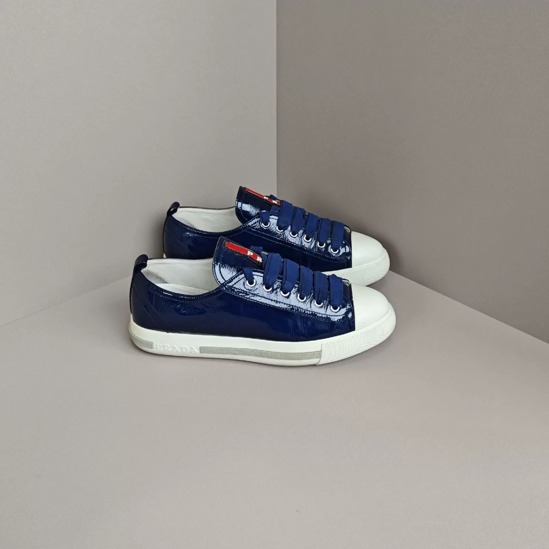 Prada Prada Casual Lowtop Sneakers us_6 Women Size US 6 / IT 36 - 4 Thumbnail