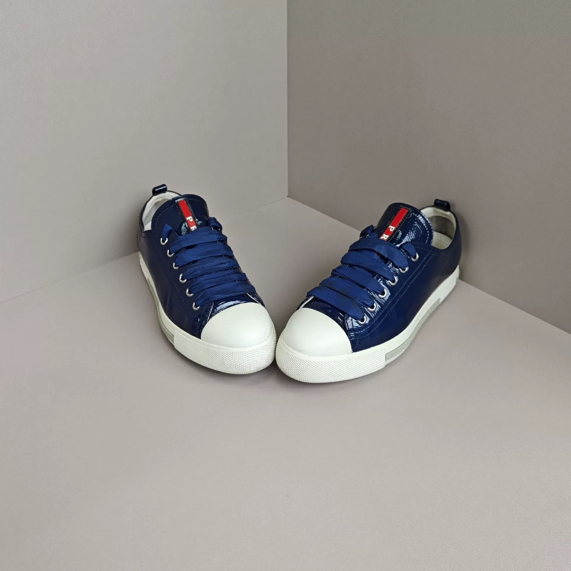 Prada Prada Casual Lowtop Sneakers us_6 Women Size US 6 / IT 36 - 2 Thumbnail