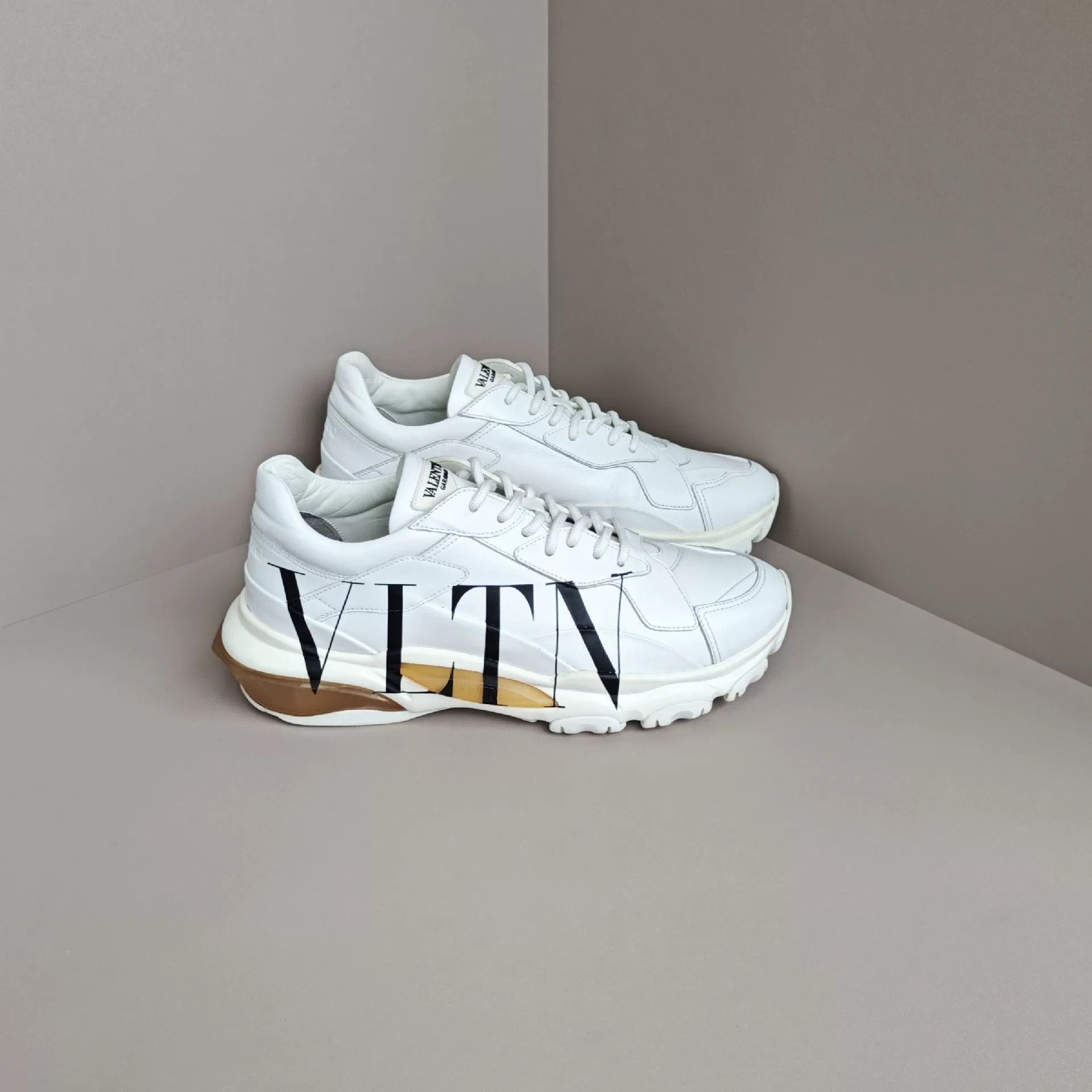 Valentino Valentino Casual Lowtop Sneakers 8 Men Size US 8 / EU 41 - 4 Thumbnail