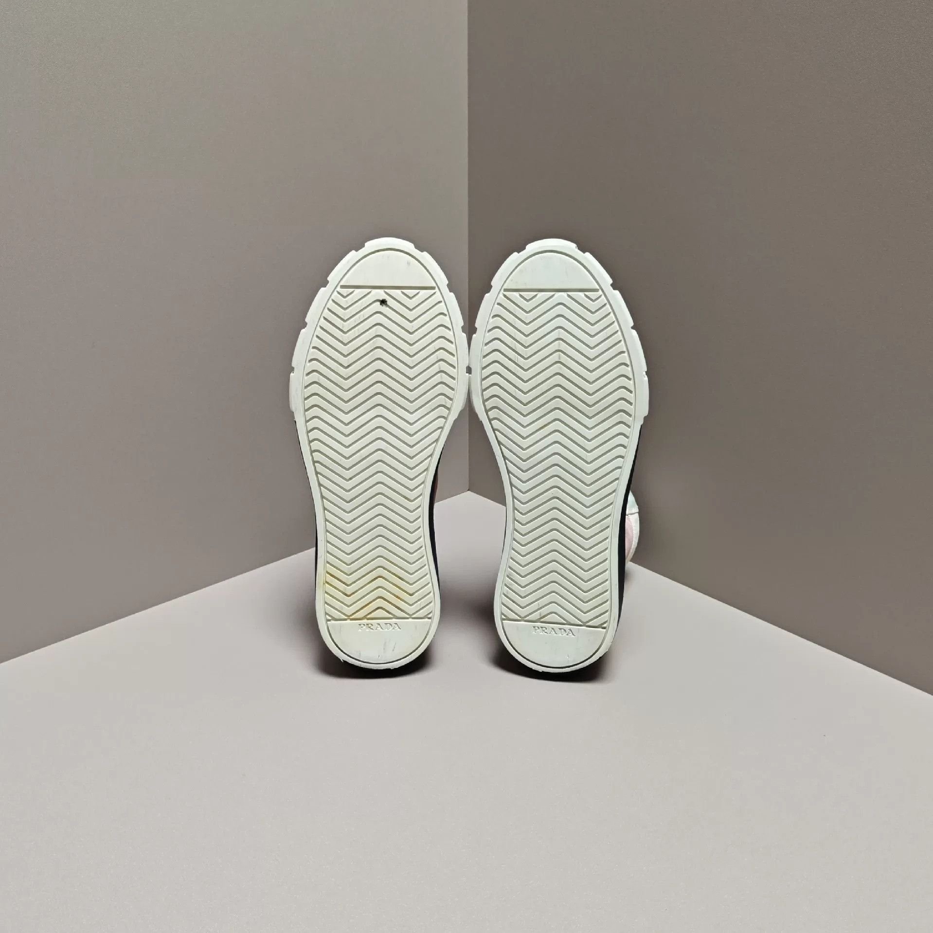 Prada Prada Hitop Sneakers us_5 Women Size US 5 / IT 35 - 5 Thumbnail