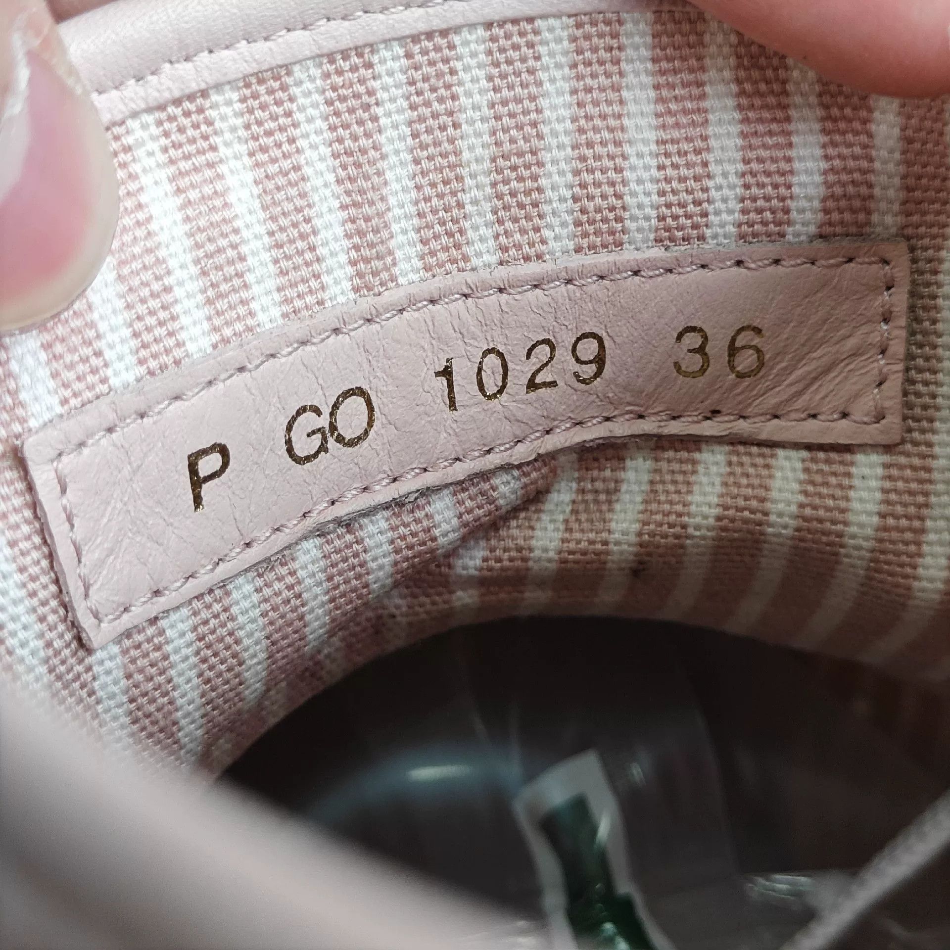 Louis Vuitton Louis Vuitton Hitop Sneakers us_6 Women Size US 6 / IT 36 - 6 Thumbnail