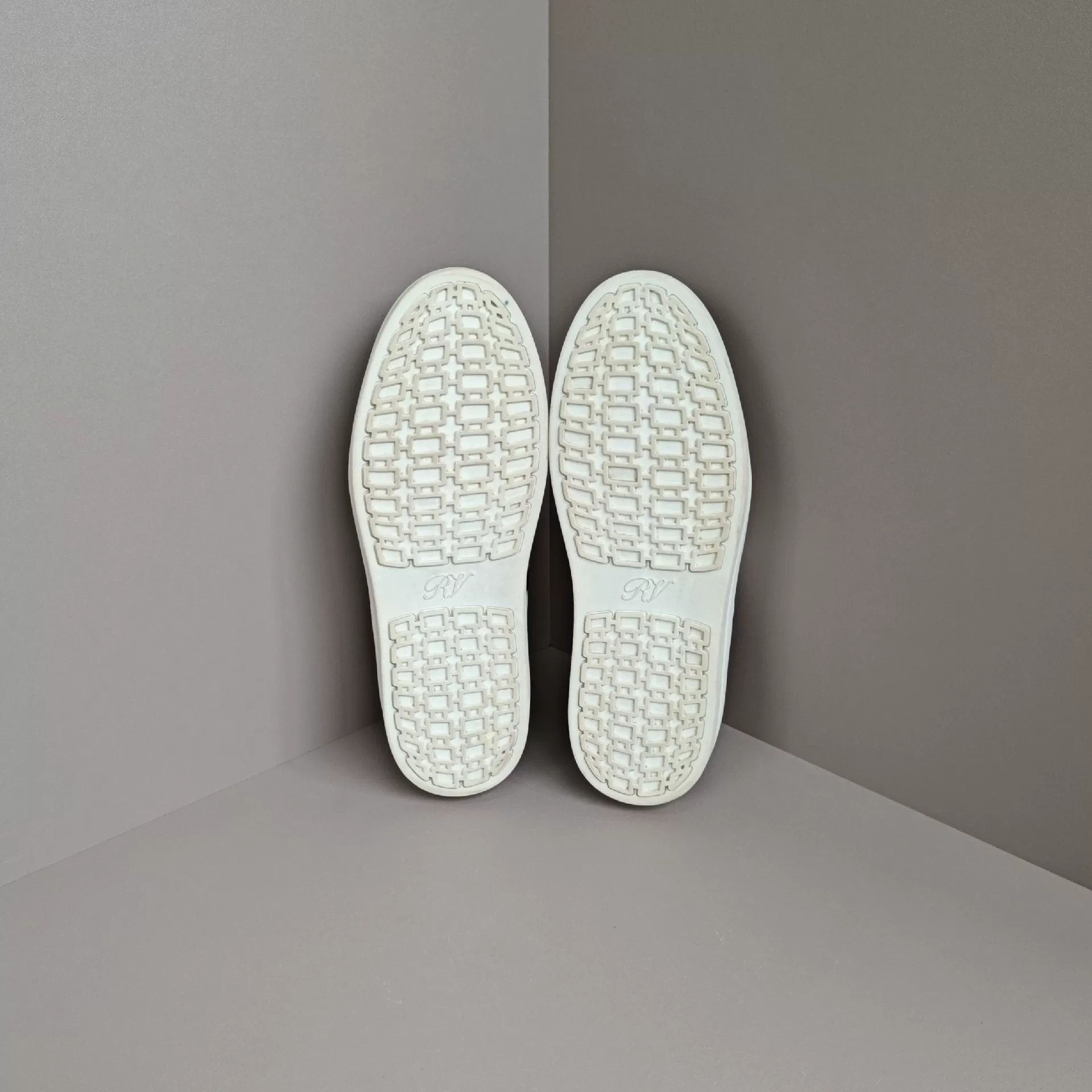 Roger Vivier Roger Vivier Lowtop Sneakers us_5 Women Size US 5 / IT 35 - 5 Thumbnail