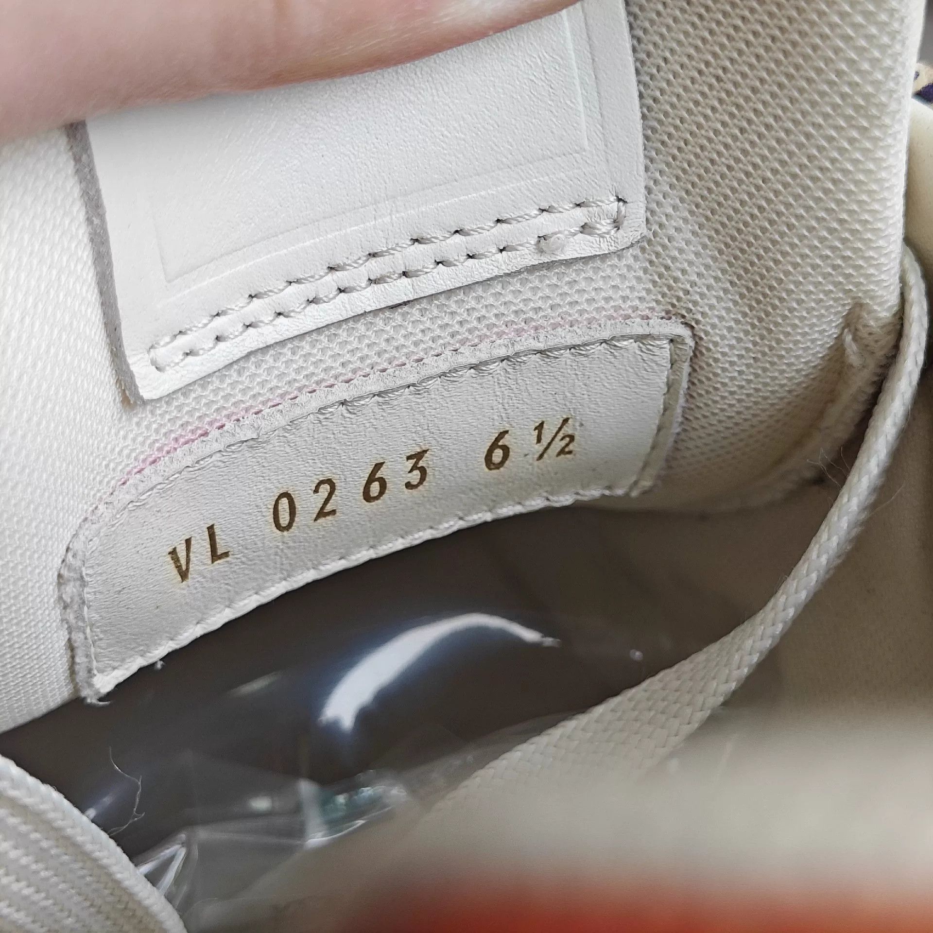 Louis Vuitton Louis Vuitton Training Lowtop Sneakers 7 Men Size US 7 / EU 40 - 6 Thumbnail