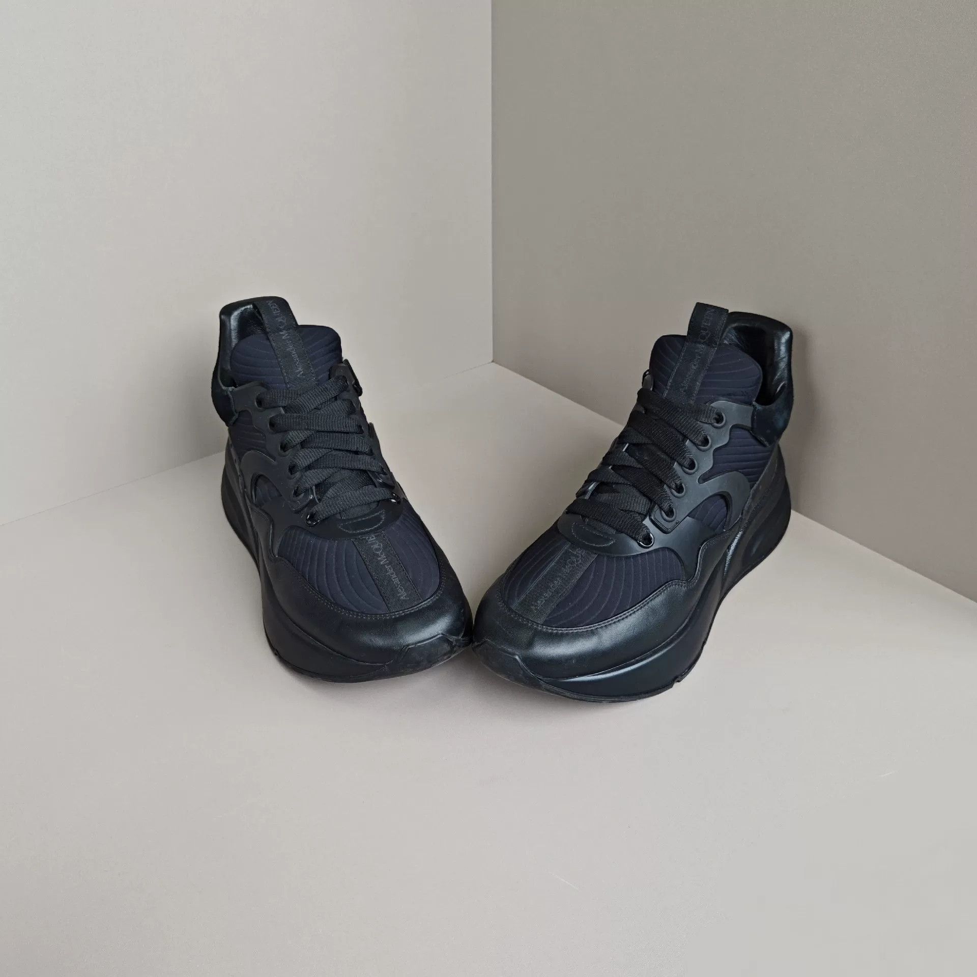 Alexander McQueen Alexander McQueen Running Lowtop Sneakers 10 Men Size US 10 / EU 43 - 2 Thumbnail