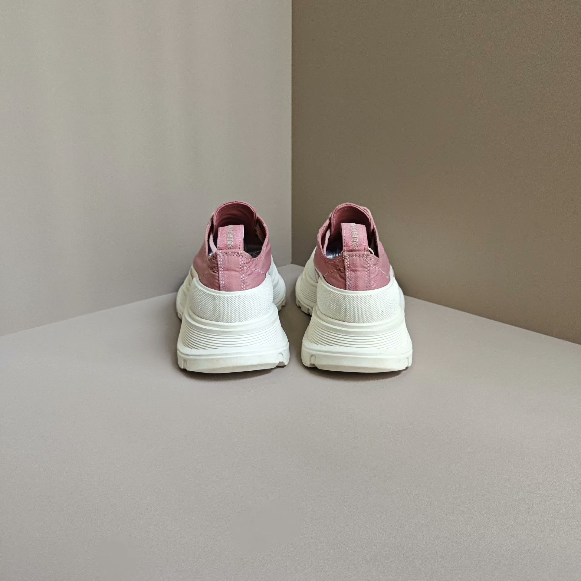 Alexander McQueen Alexander McQueen Pink Boots us_7 Women Size US 7 / IT 37 - 3 Thumbnail