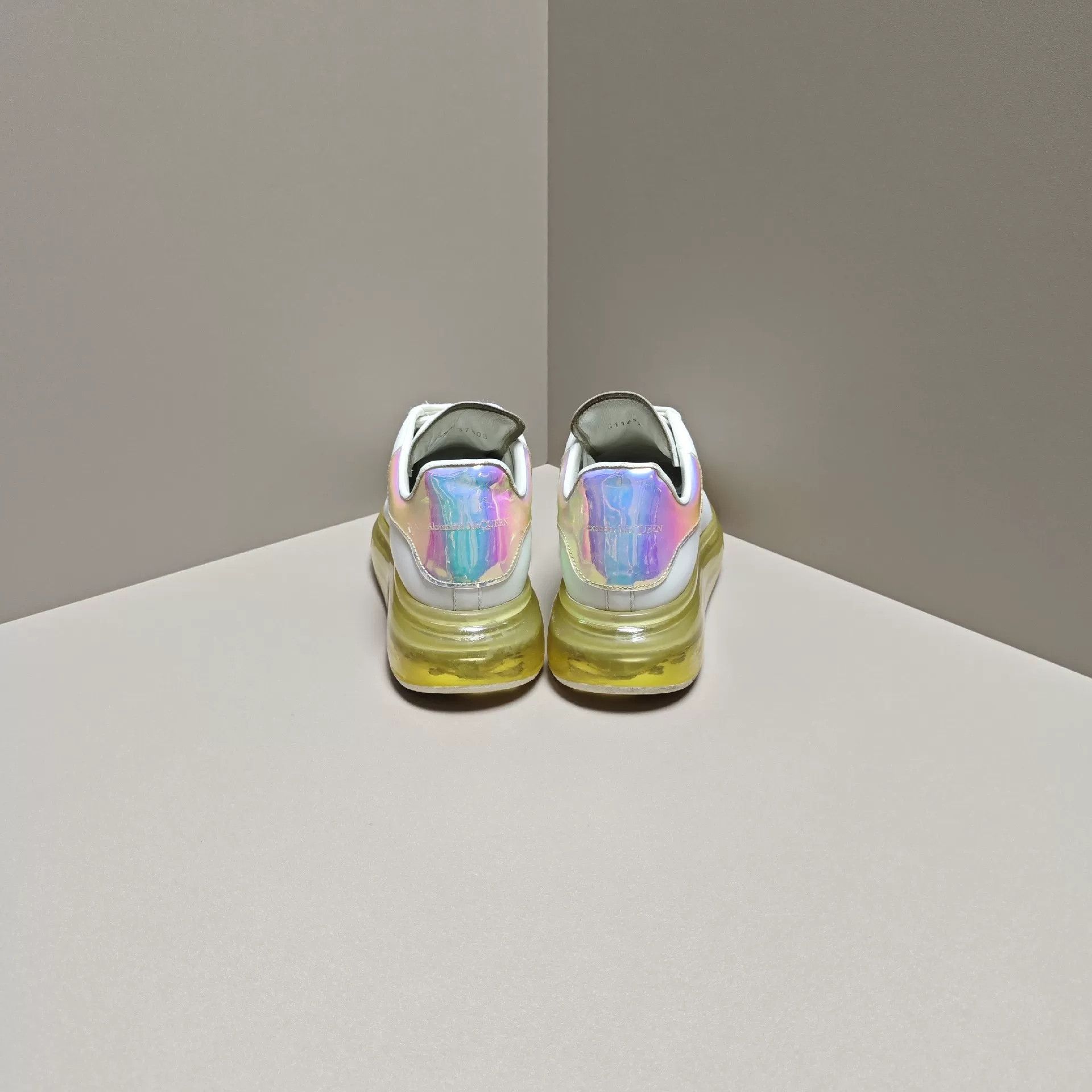 Alexander McQueen Alexander McQueen Laser White Lowtop Sneakers us_7 Women Size US 7 / IT 37 - 3 Thumbnail