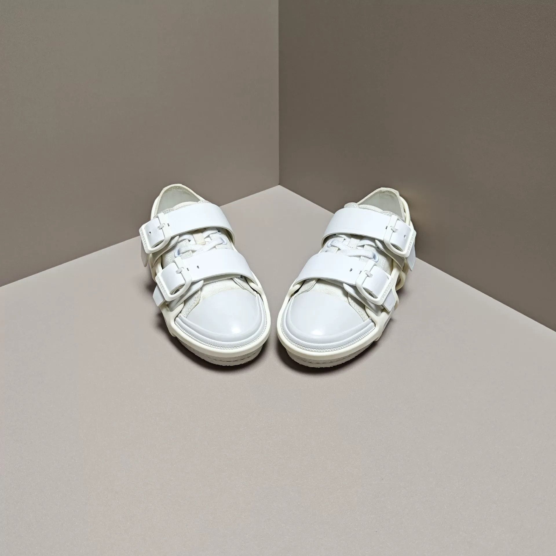 Burberry Burberry Lowtop Sneakers us_5 Women Size US 5 / IT 35 - 2 Thumbnail