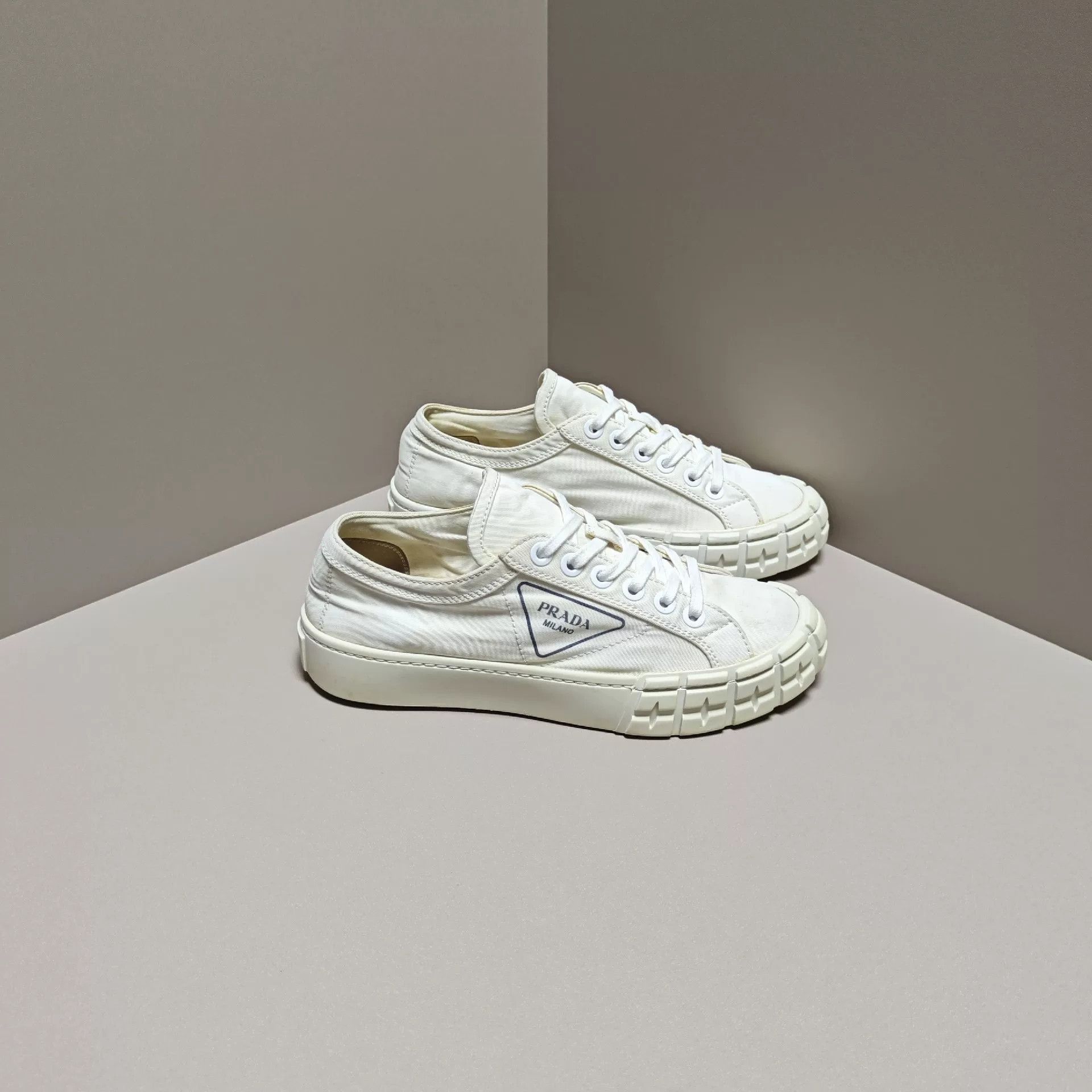 Prada Prada Canvas Lowtop Sneakers us_9 Women Size US 9 / IT 39 - 4 Thumbnail