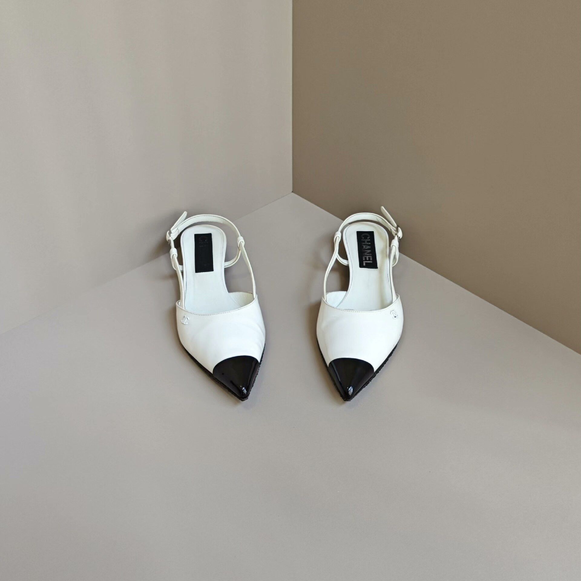 Chanel Chanel Sandals us_6 Women Size US 6 / IT 36 - 2 Thumbnail