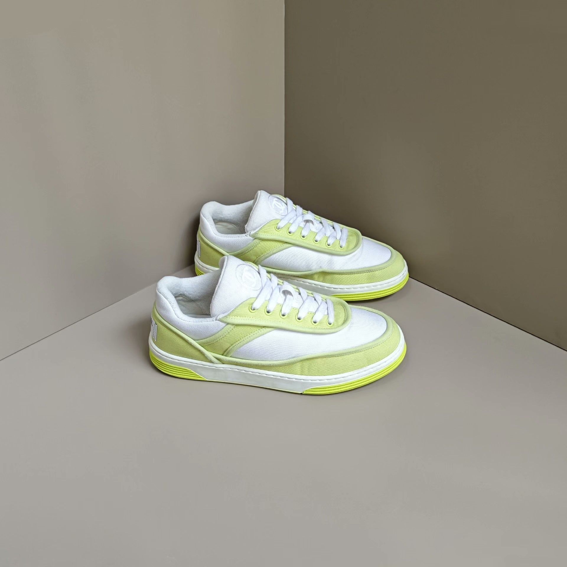 Chanel Chanel Green Lowtop Sneakers us_5 Women Size US 5 / IT 35 - 5 Thumbnail