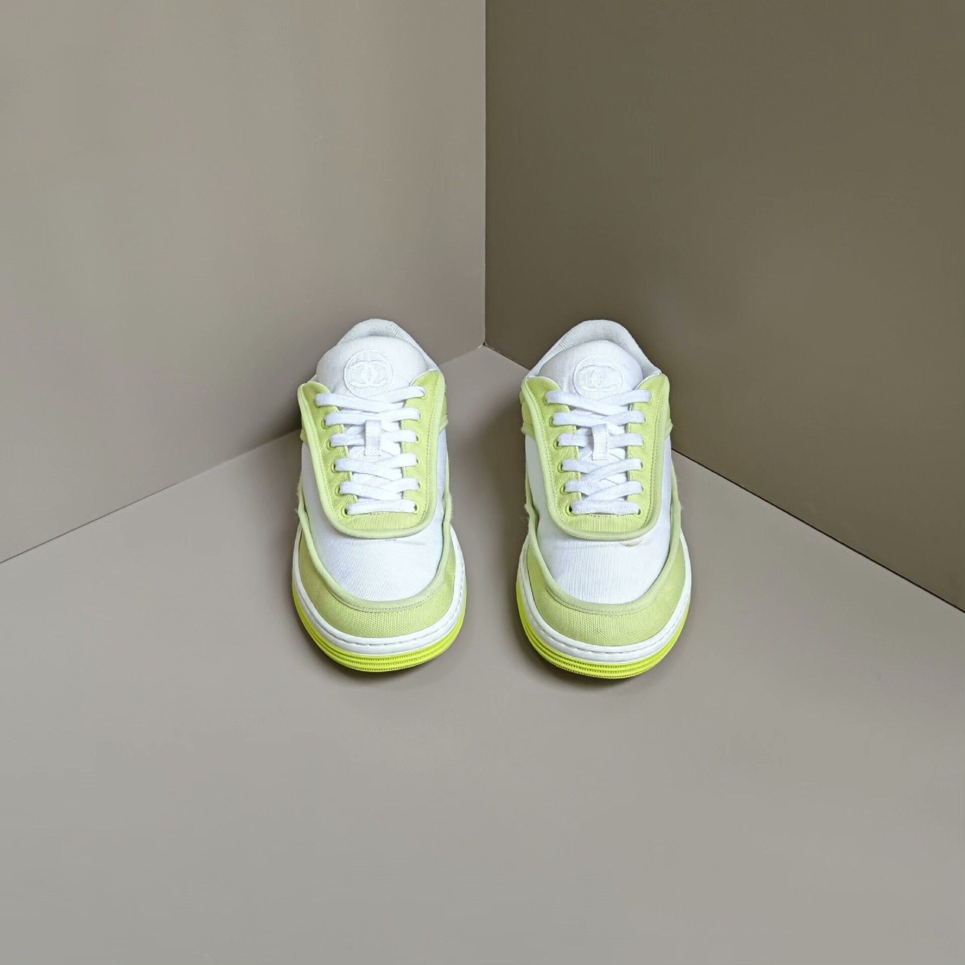 Chanel Chanel Green Lowtop Sneakers us_5 Women Size US 5 / IT 35 - 2 Thumbnail