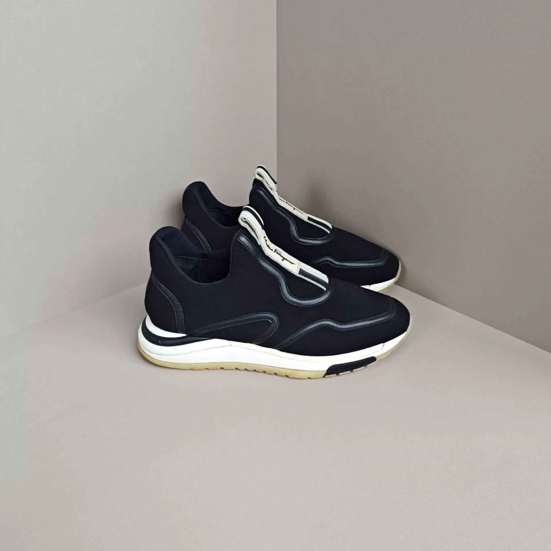 Salvatore Ferragamo Salvatore Ferragamo Casual Lowtop Sneakers us_12 Women Size US 12 / IT 42 - 4 Thumbnail
