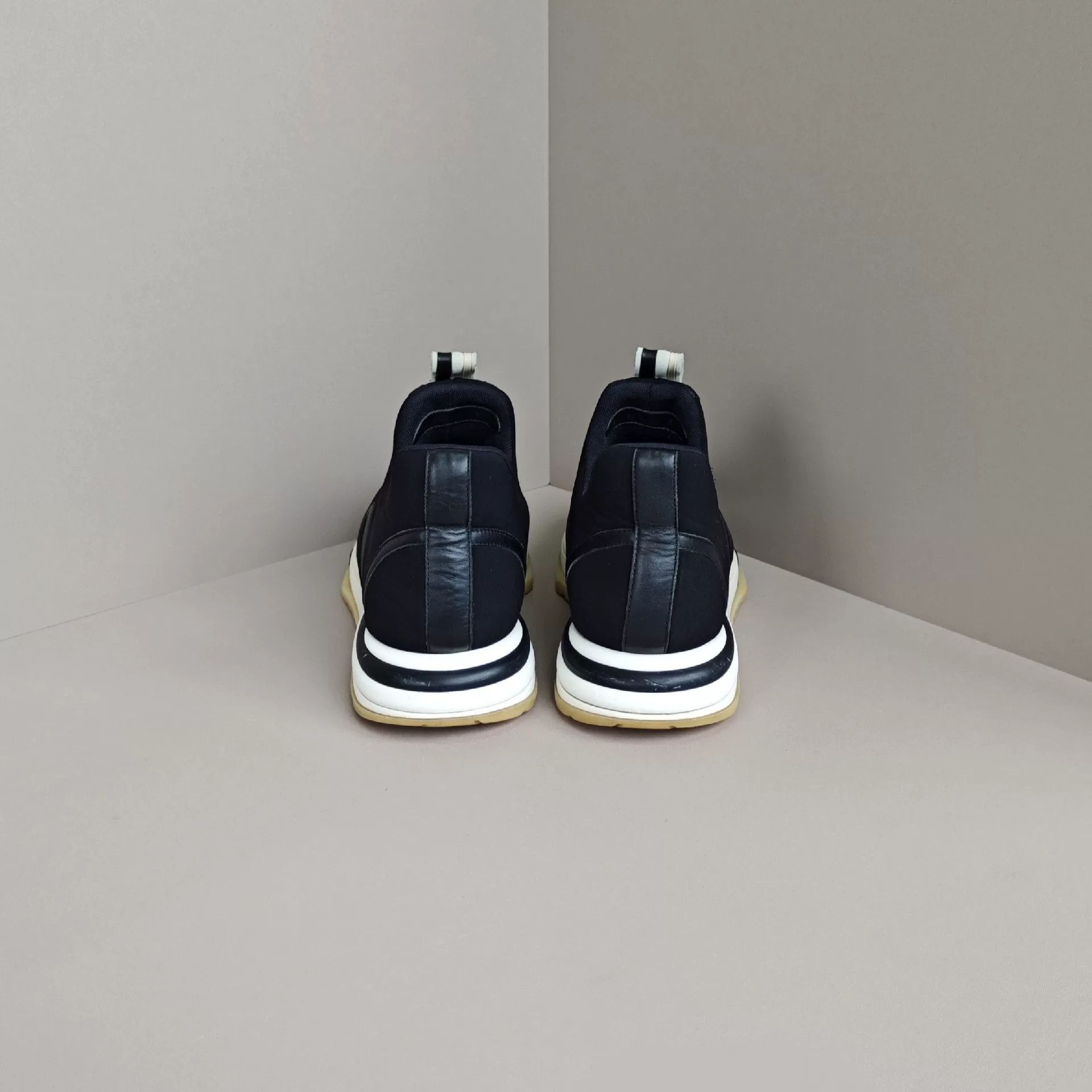 Salvatore Ferragamo Salvatore Ferragamo Casual Lowtop Sneakers us_12 Women Size US 12 / IT 42 - 3 Thumbnail