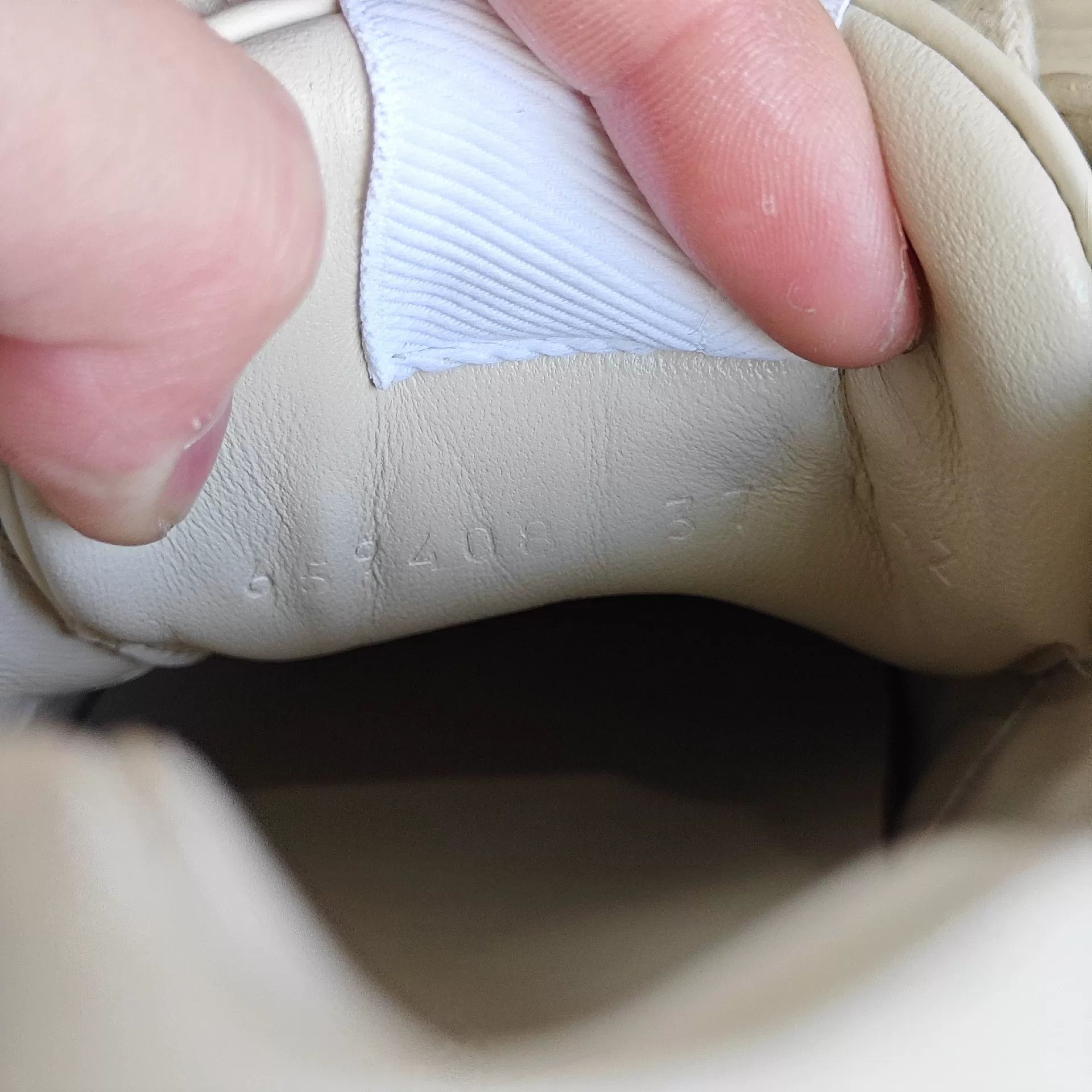 Gucci Gucci Lowtop Sneakers us_7 Women Size US 7 / IT 37 - 6 Thumbnail