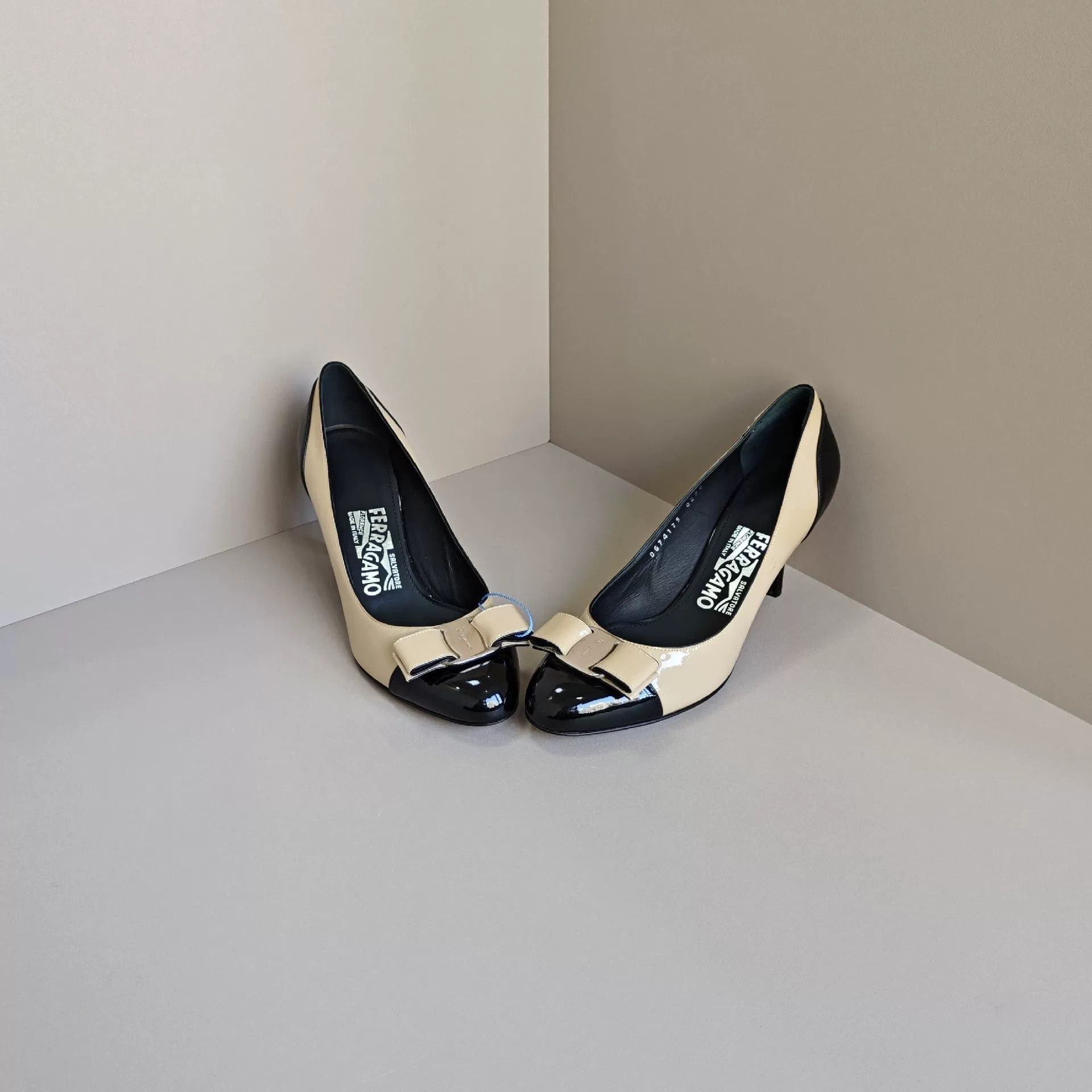 Salvatore Ferragamo Salvatore Ferragamo Lowtop Sneakers us_6 Women Size US 6 / IT 36 - 2 Thumbnail