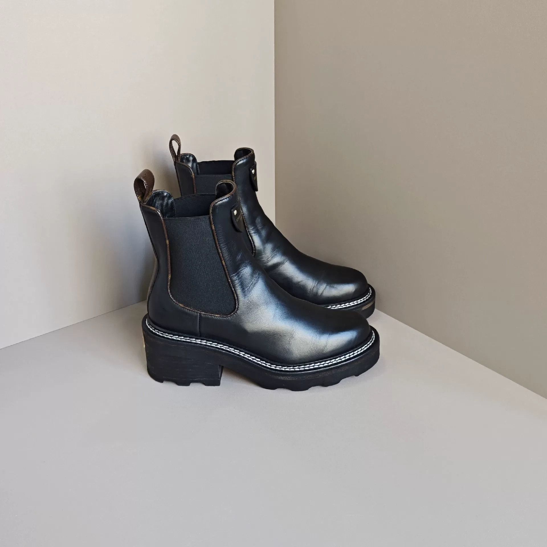 Louis Vuitton Louis Vuitton Boots us_6 Women Size US 6 / IT 36 - 4 Thumbnail