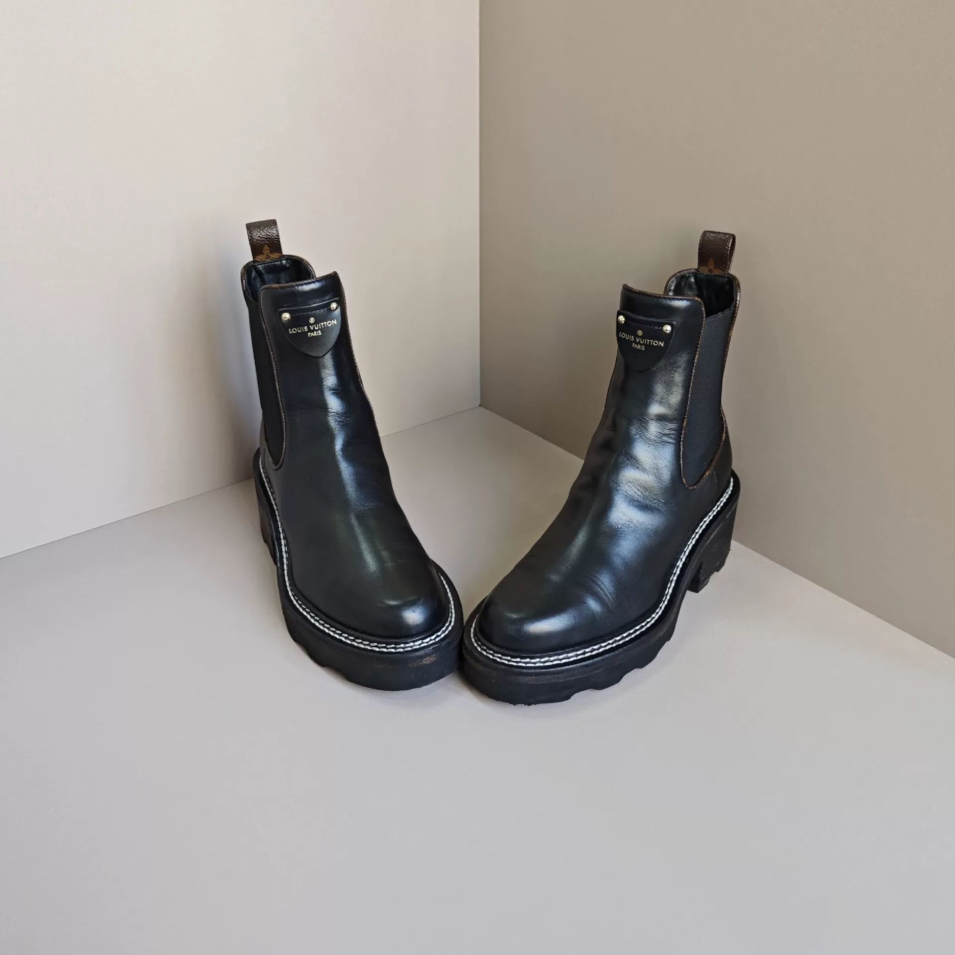 Louis Vuitton Louis Vuitton Boots us_6 Women Size US 6 / IT 36 - 2 Thumbnail