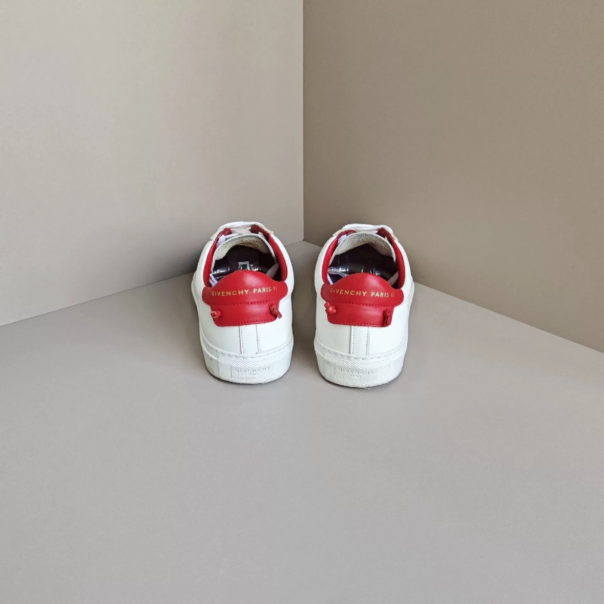 Givenchy Givenchy Lowtop Sneakers us_8 Women Size US 8 / IT 38 - 3 Thumbnail