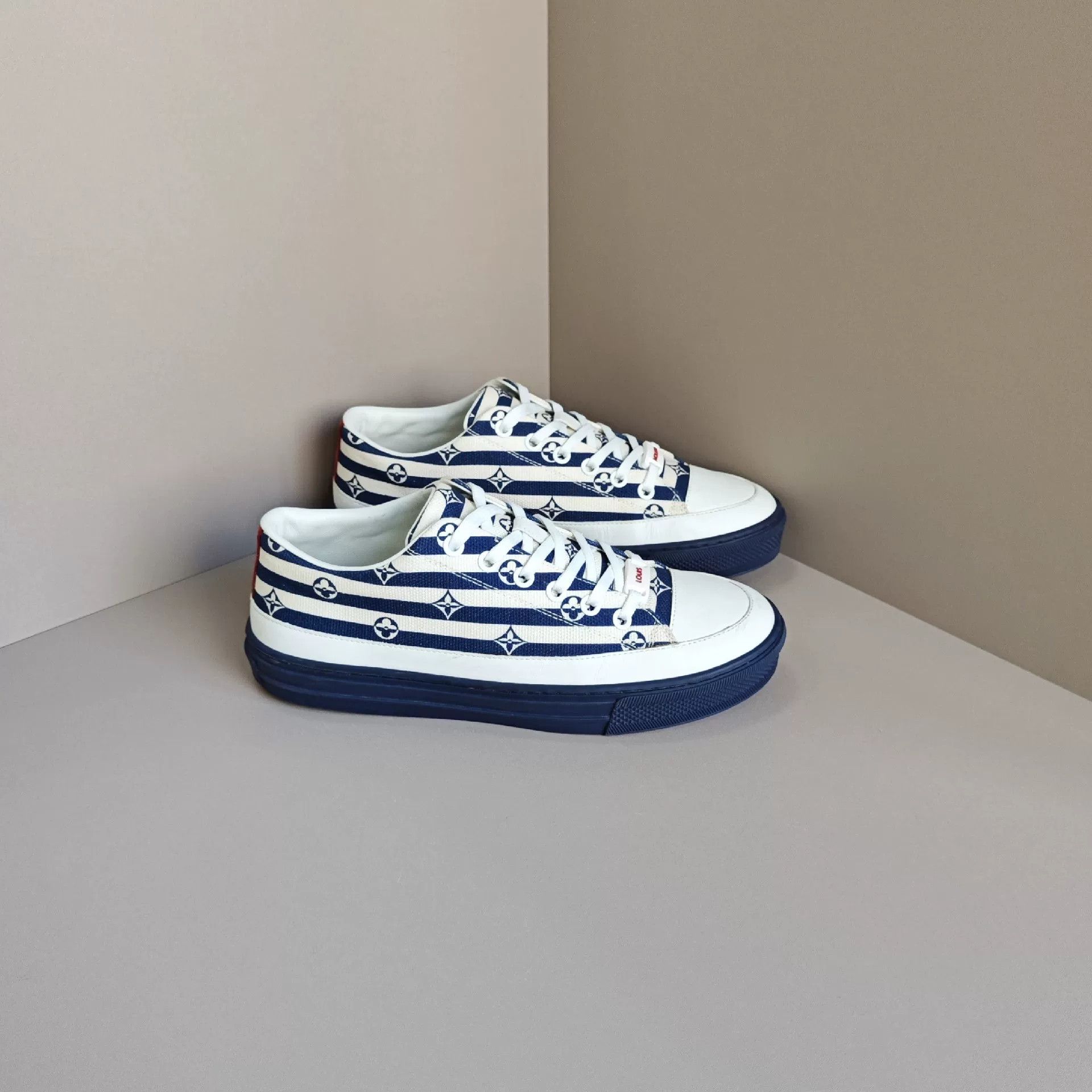 Louis Vuitton Louis Vuitton Lowtop Sneakers us_6 Women Size US 6 / IT 36 - 4 Thumbnail