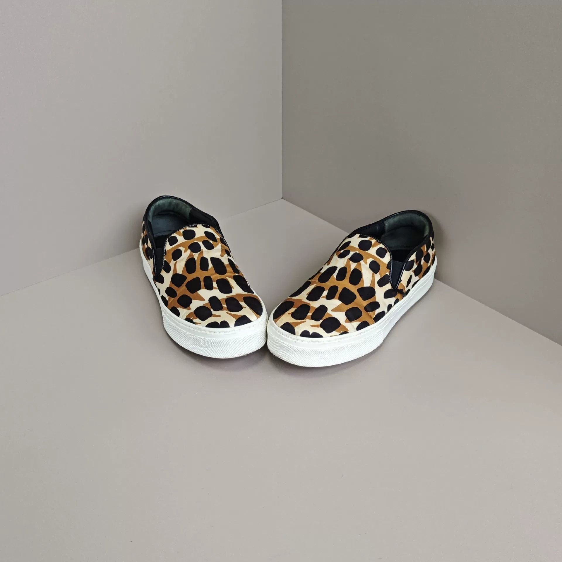 Celine Celine Lowtop Sneakers us_6 Women Size US 6 / IT 36 - 2 Thumbnail