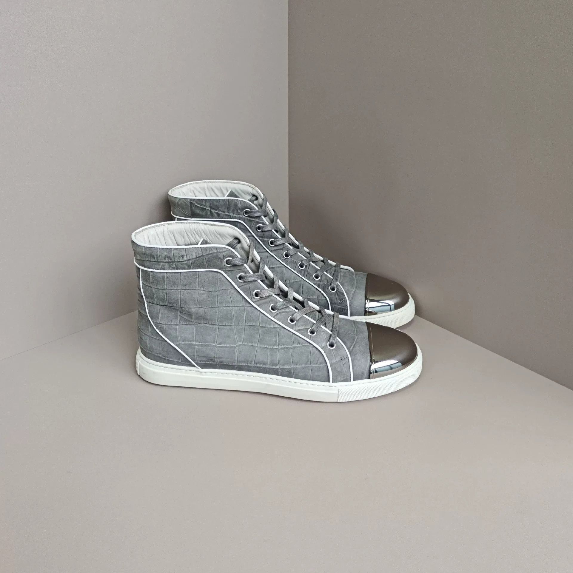 Louis Vuitton Louis Vuitton Lowtop Sneakers 10 Men Size US 10 / EU 43 - 4 Thumbnail