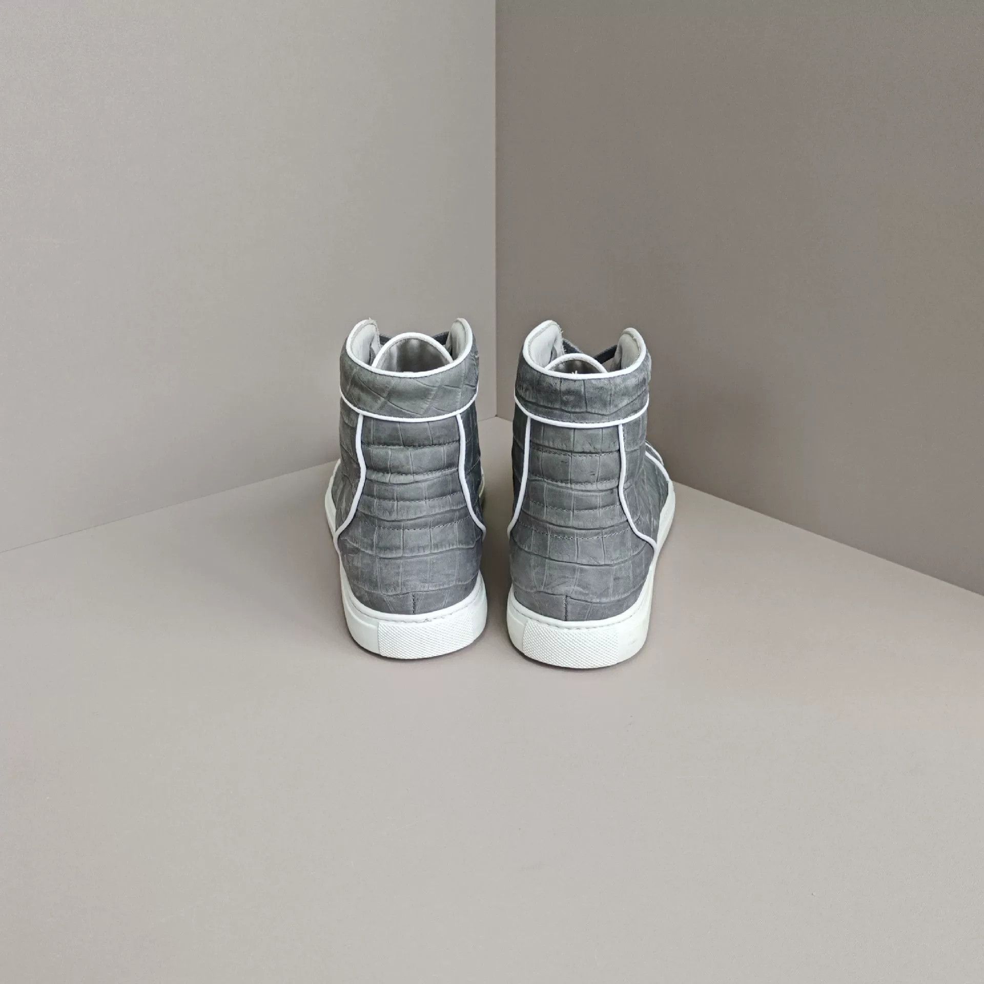 Louis Vuitton Louis Vuitton Lowtop Sneakers 10 Men Size US 10 / EU 43 - 3 Thumbnail