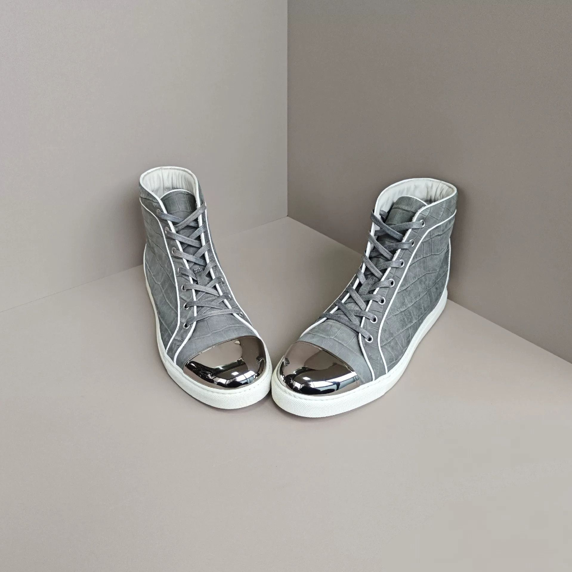 Louis Vuitton Louis Vuitton Lowtop Sneakers 10 Men Size US 10 / EU 43 - 2 Thumbnail
