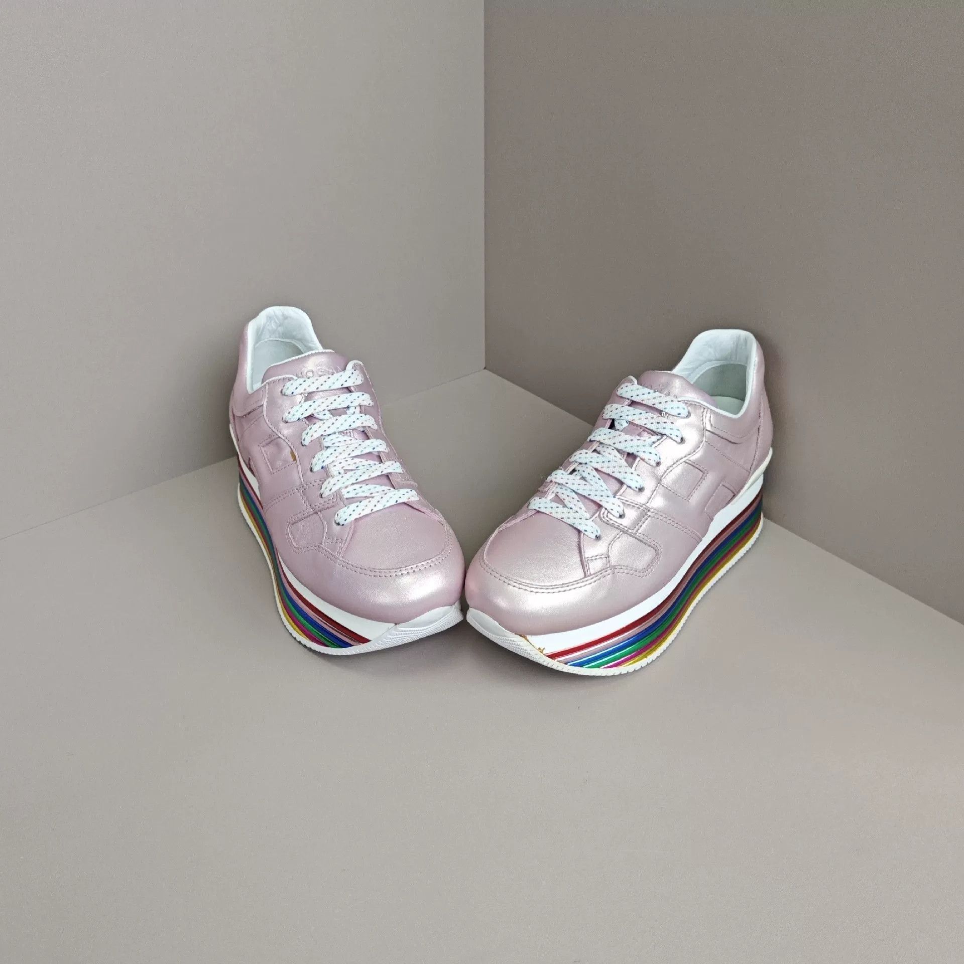 Hogan Hogan Retro Lowtop Sneakers us_7 Women Size US 7 / IT 37 - 2 Thumbnail