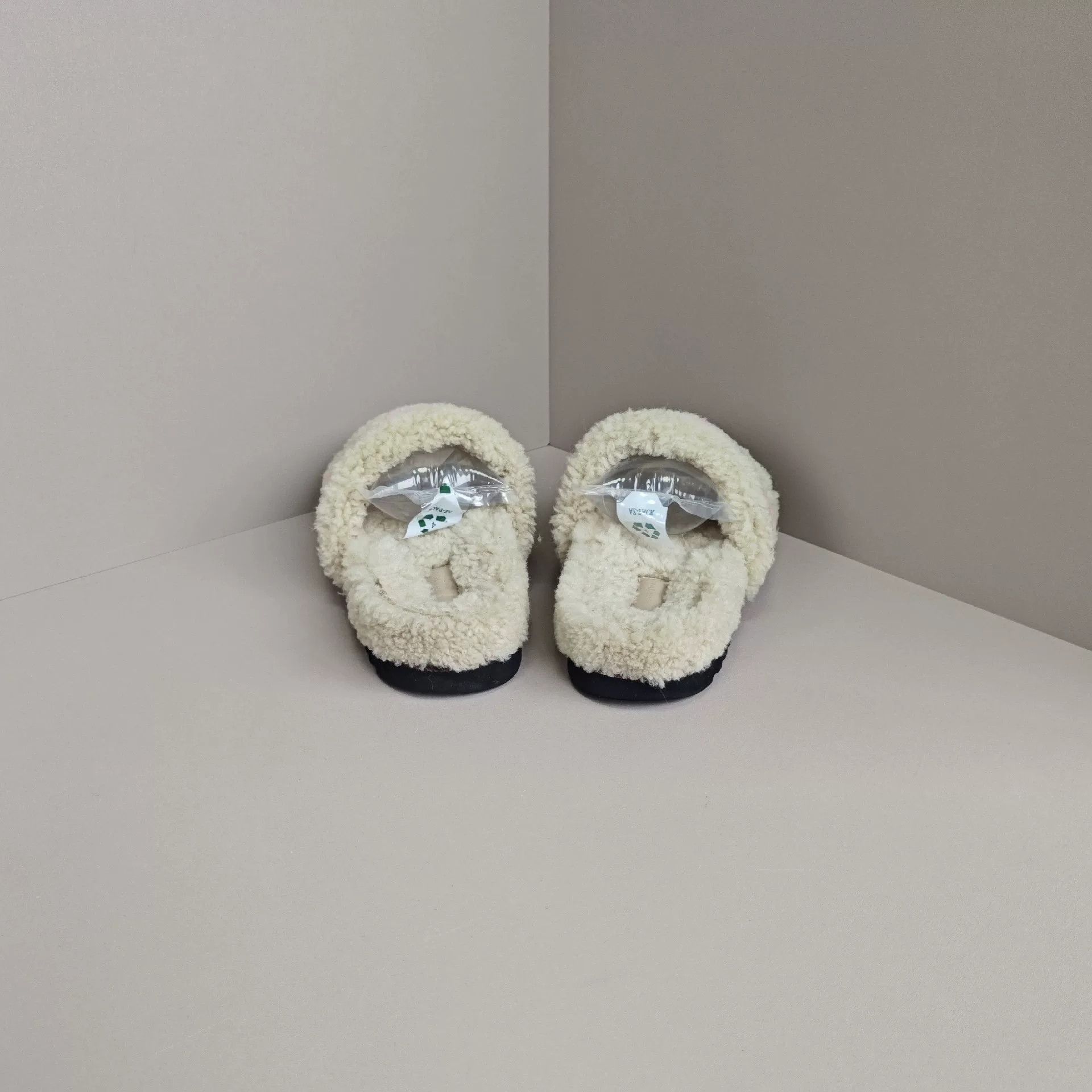 Louis Vuitton Louis Vuitton Sandals us_7 Women Size US 7 / IT 37 - 3 Thumbnail