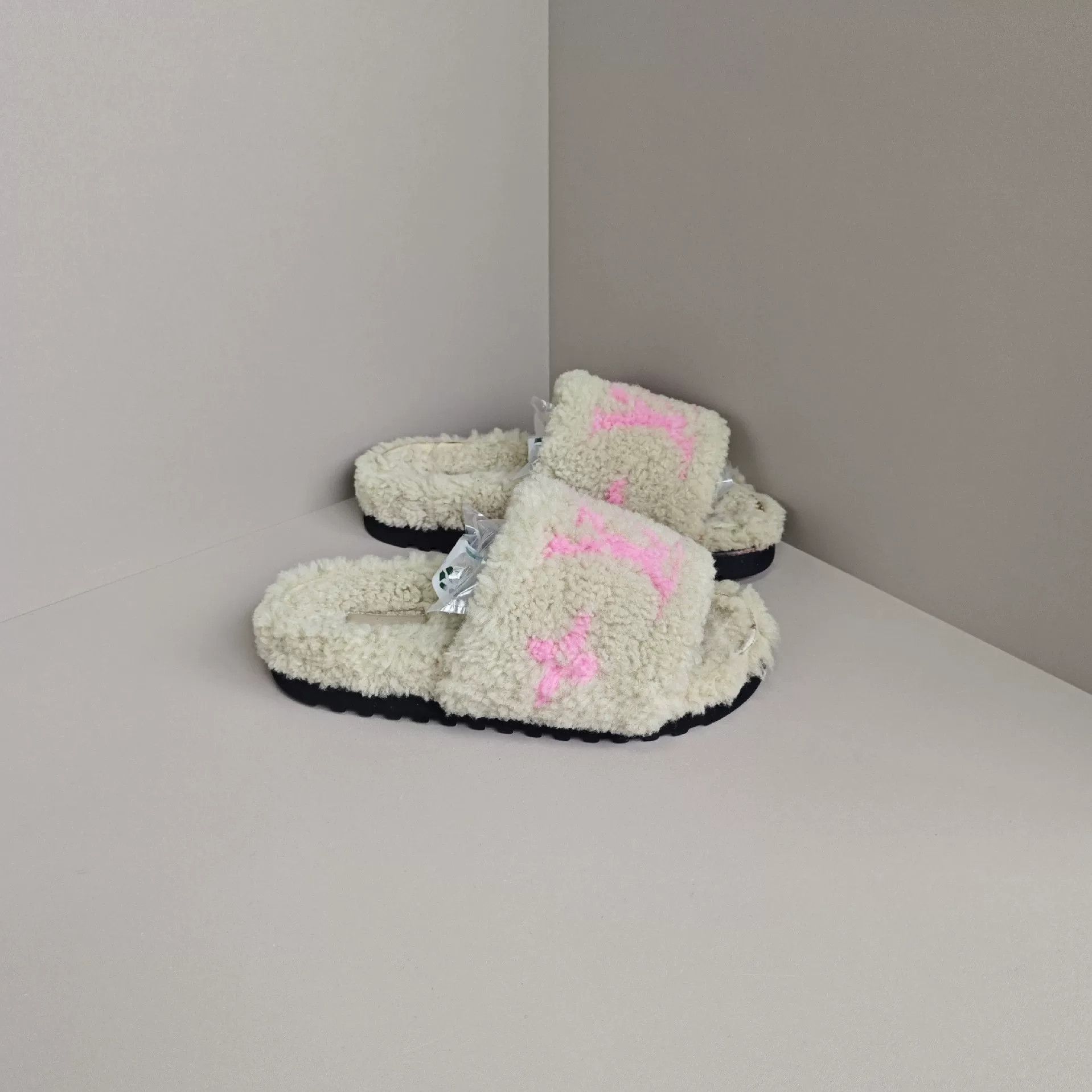 Louis Vuitton Louis Vuitton Sandals us_7 Women Size US 7 / IT 37 - 4 Thumbnail
