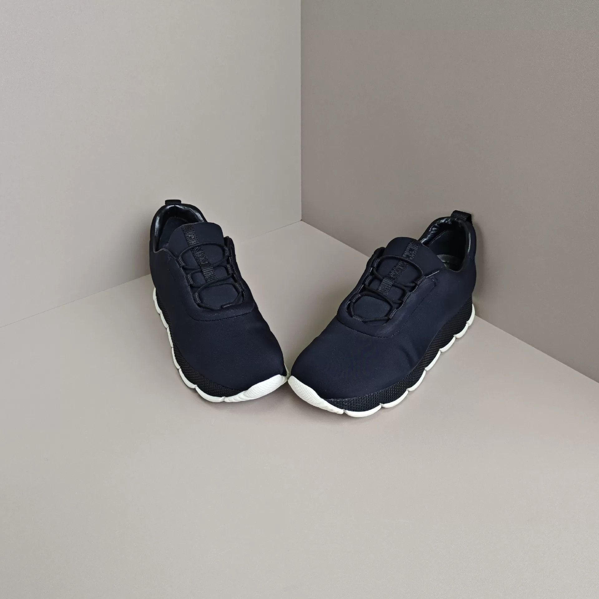 Prada Prada Casual Lowtop Sneakers us_6 Women Size US 6 / IT 36 - 2 Thumbnail