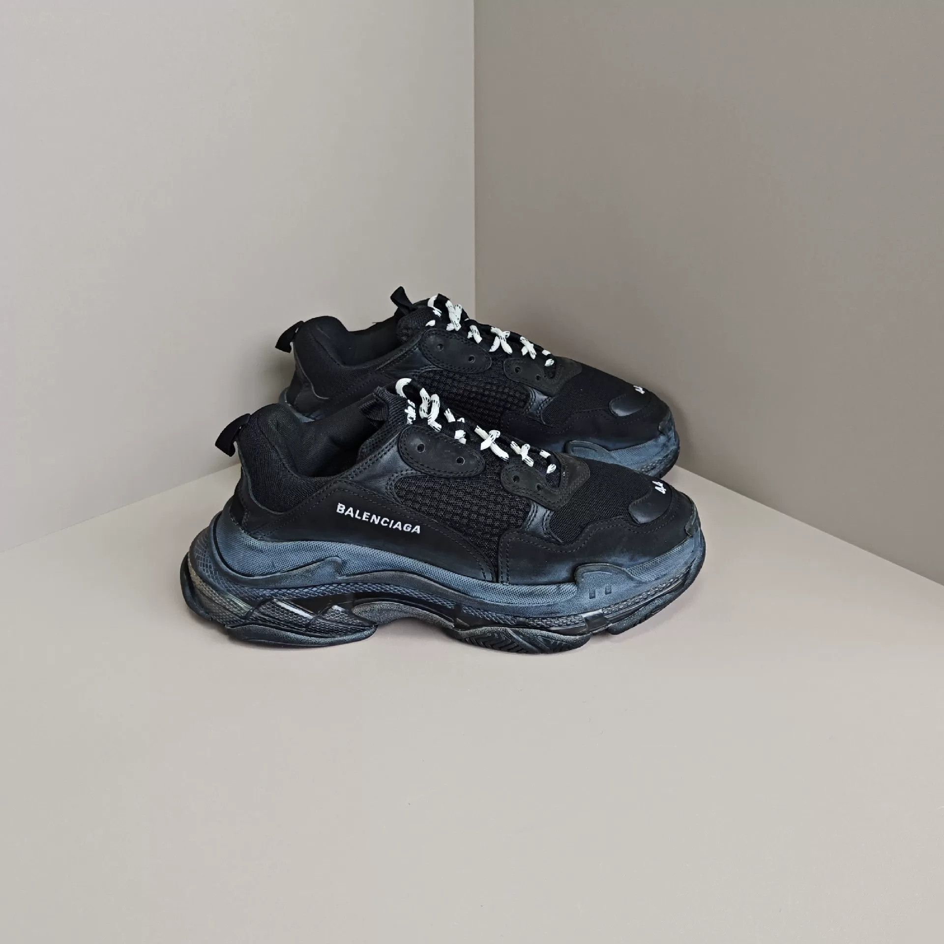 Balenciaga Balenciaga Lowtop Sneakers 11 Men Size US 11 / EU 44 - 4 Thumbnail
