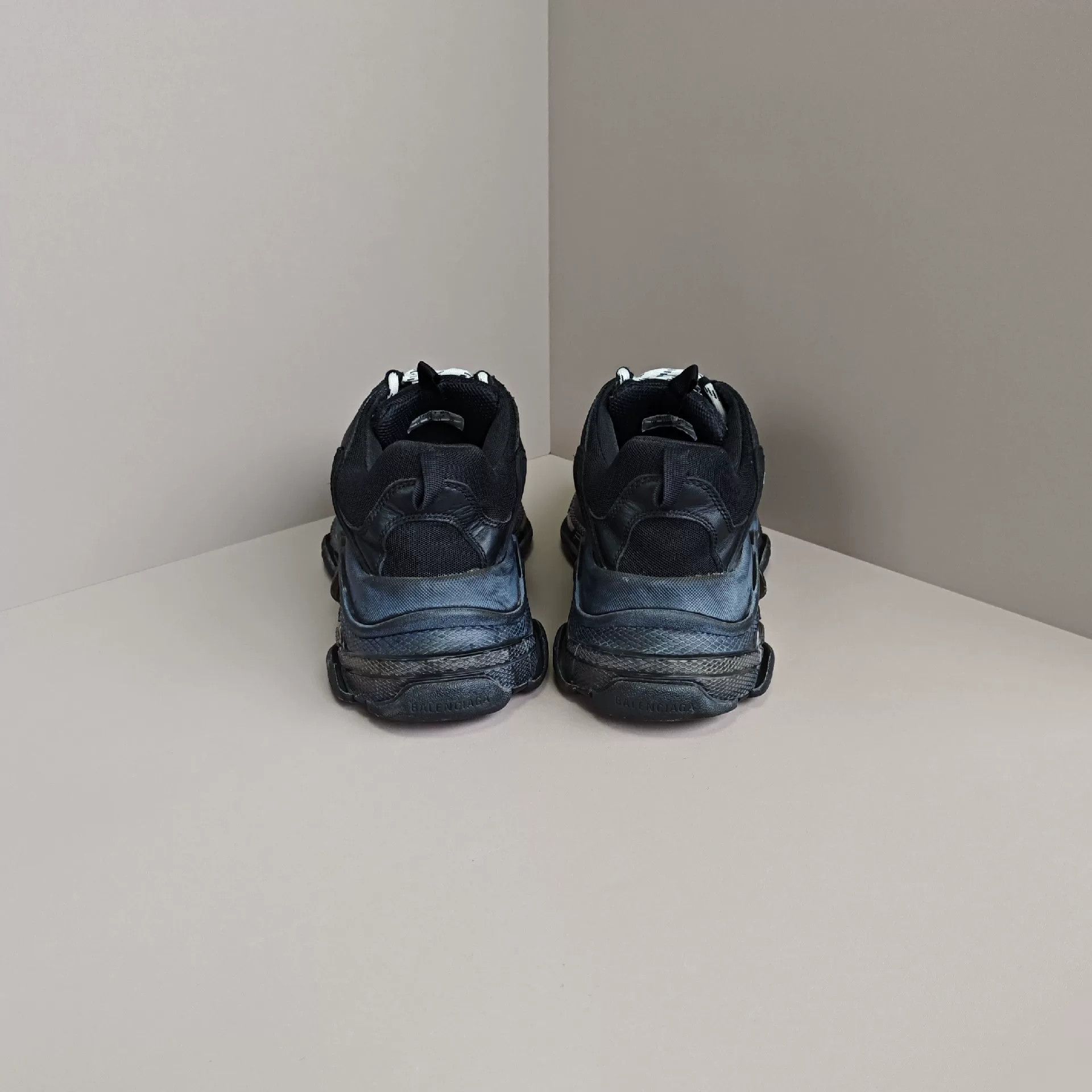 Balenciaga Balenciaga Lowtop Sneakers 11 Men Size US 11 / EU 44 - 3 Thumbnail
