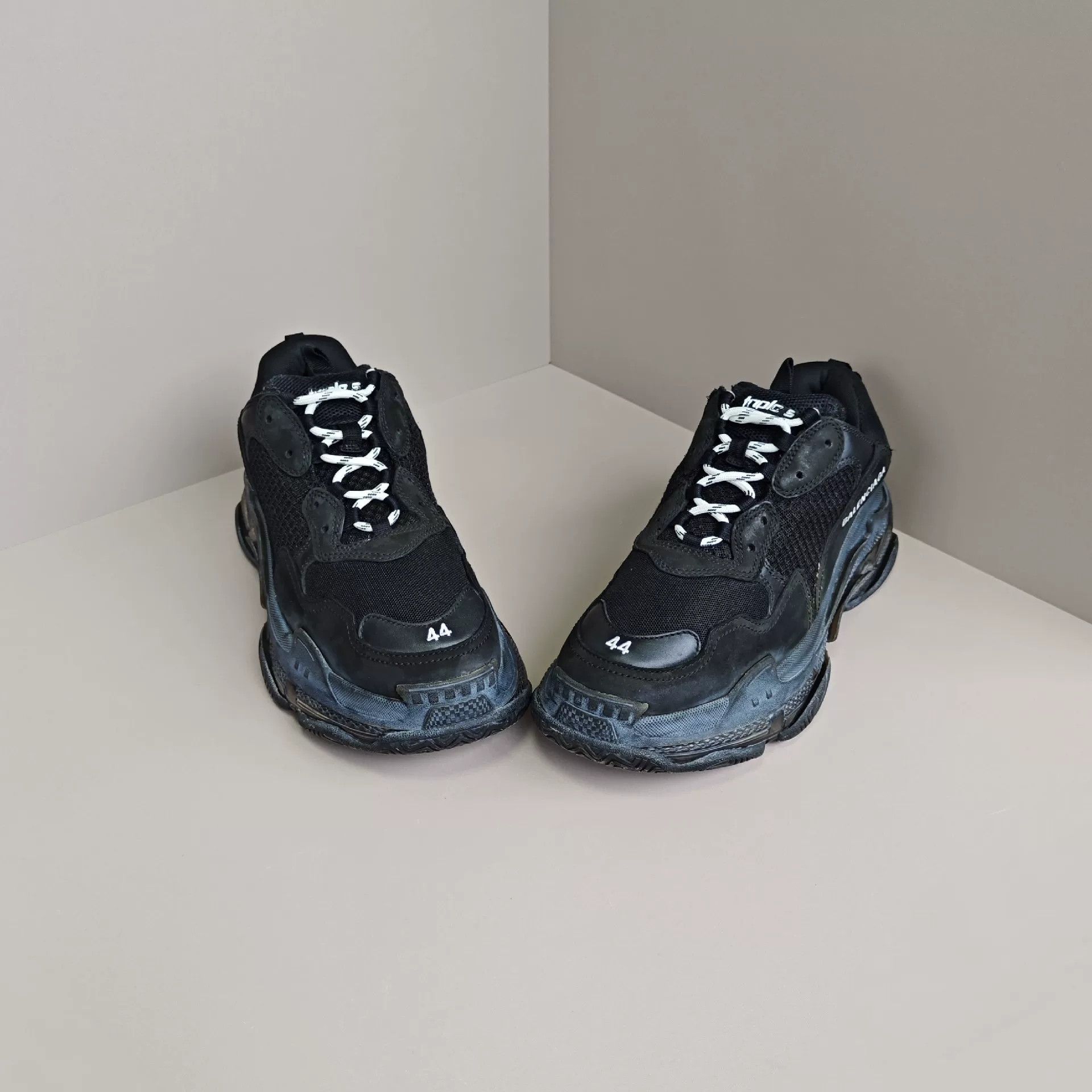 Balenciaga Balenciaga Lowtop Sneakers 11 Men Size US 11 / EU 44 - 2 Thumbnail