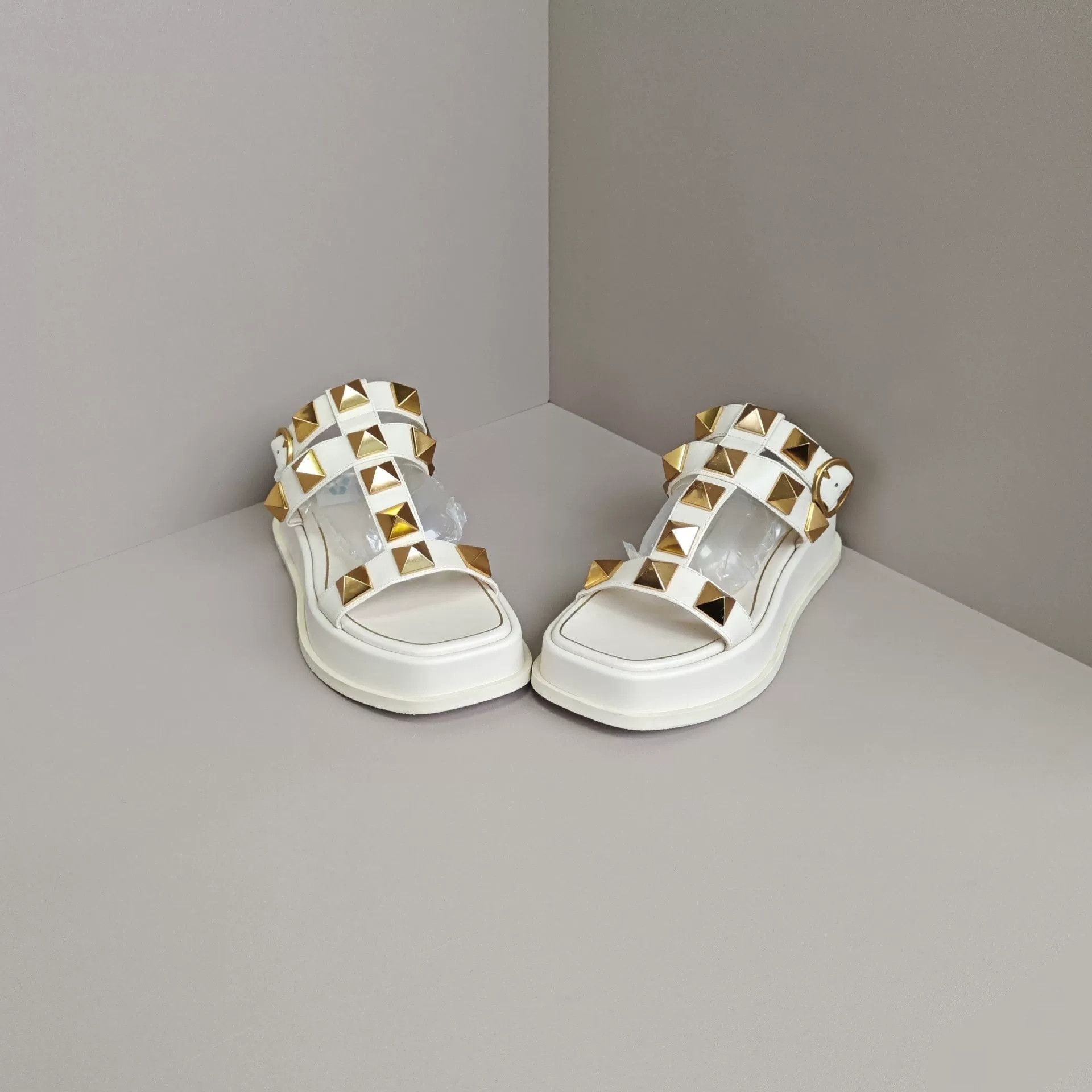 Valentino Valentino Sandals us_5 Women Size US 5 / IT 35 - 2 Thumbnail