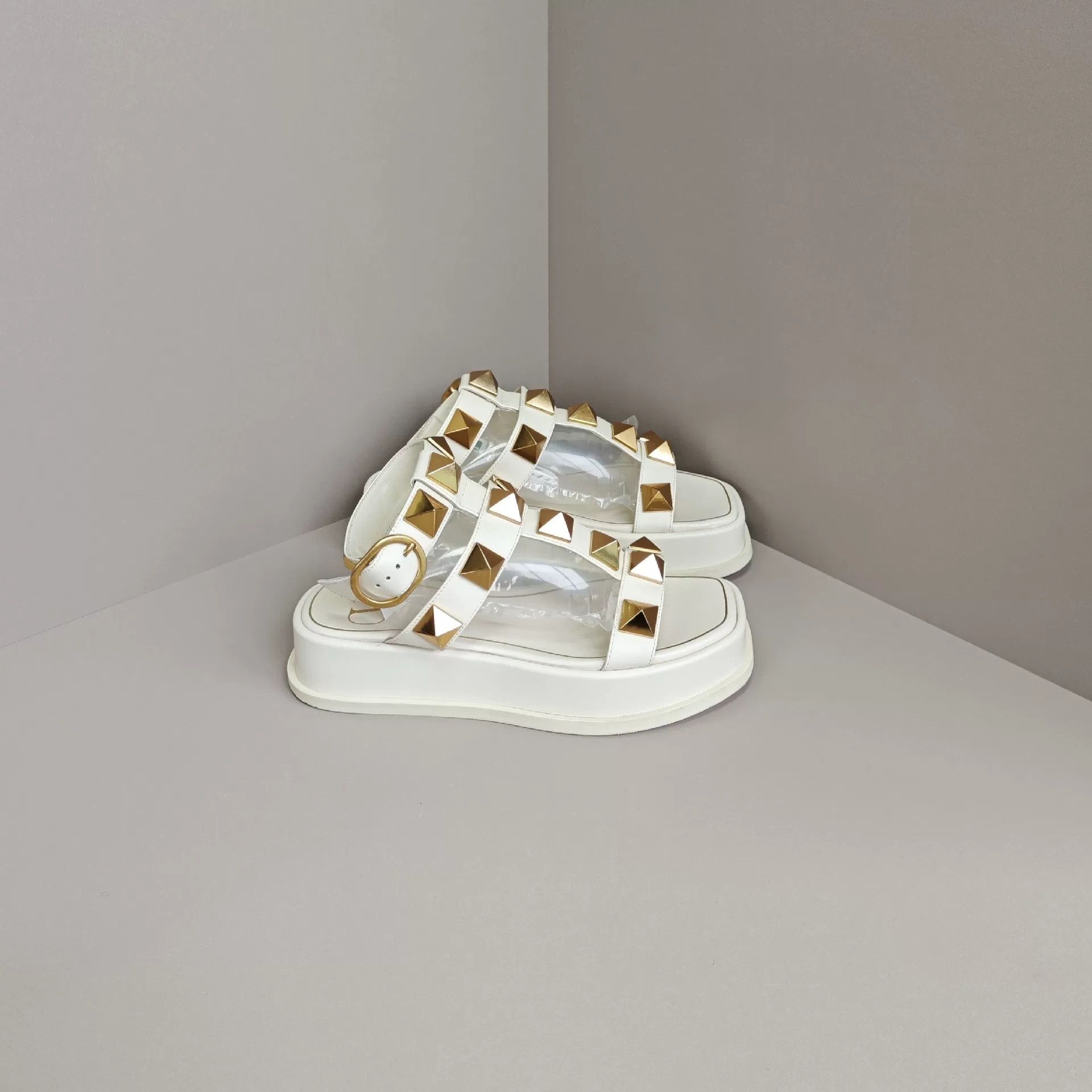 Valentino Valentino Sandals us_5 Women Size US 5 / IT 35 - 4 Thumbnail