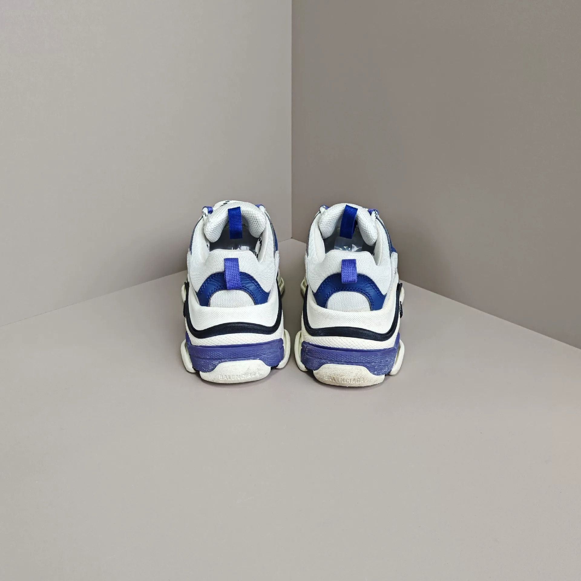 Balenciaga Balenciaga Lowtop Sneakers us_8 Women Size US 8 / IT 38 - 3 Thumbnail