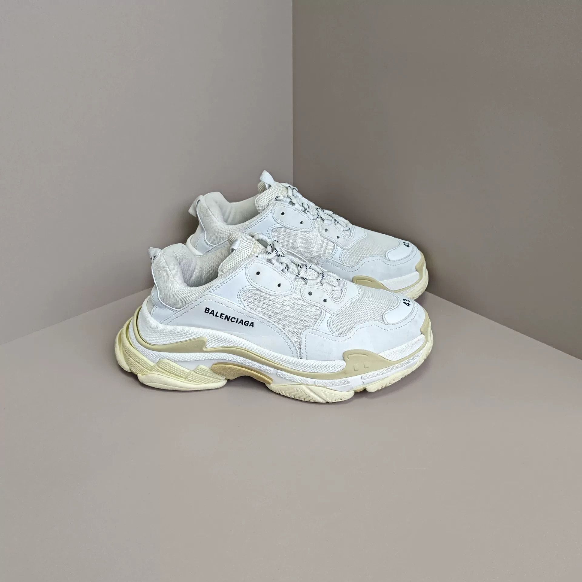 Balenciaga Balenciaga Lowtop Sneakers 10 Men Size US 10 / EU 43 - 4 Thumbnail