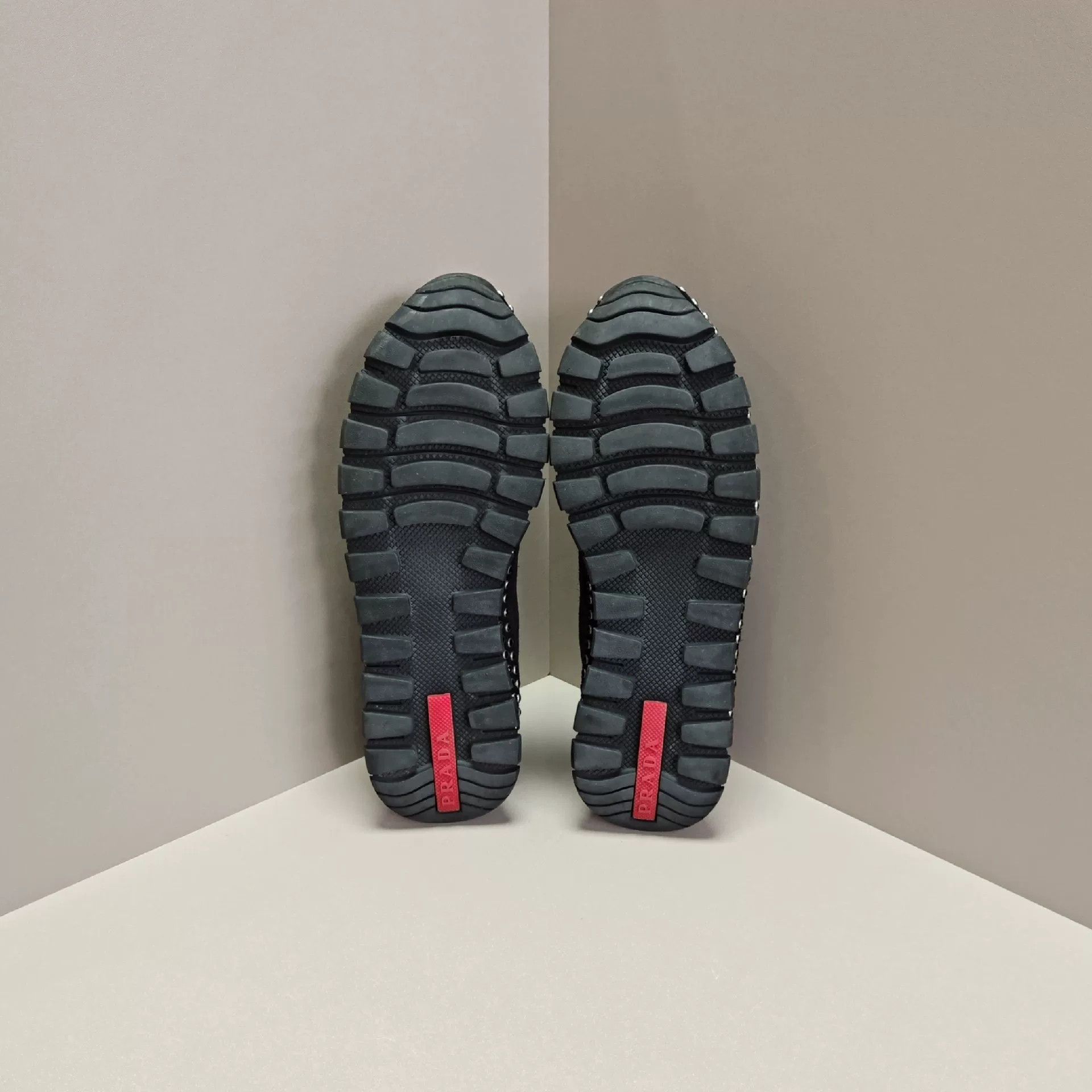 Prada Prada Casual Red Lowtop Sneakers us_6 Women Size US 6 / IT 36 - 5 Thumbnail