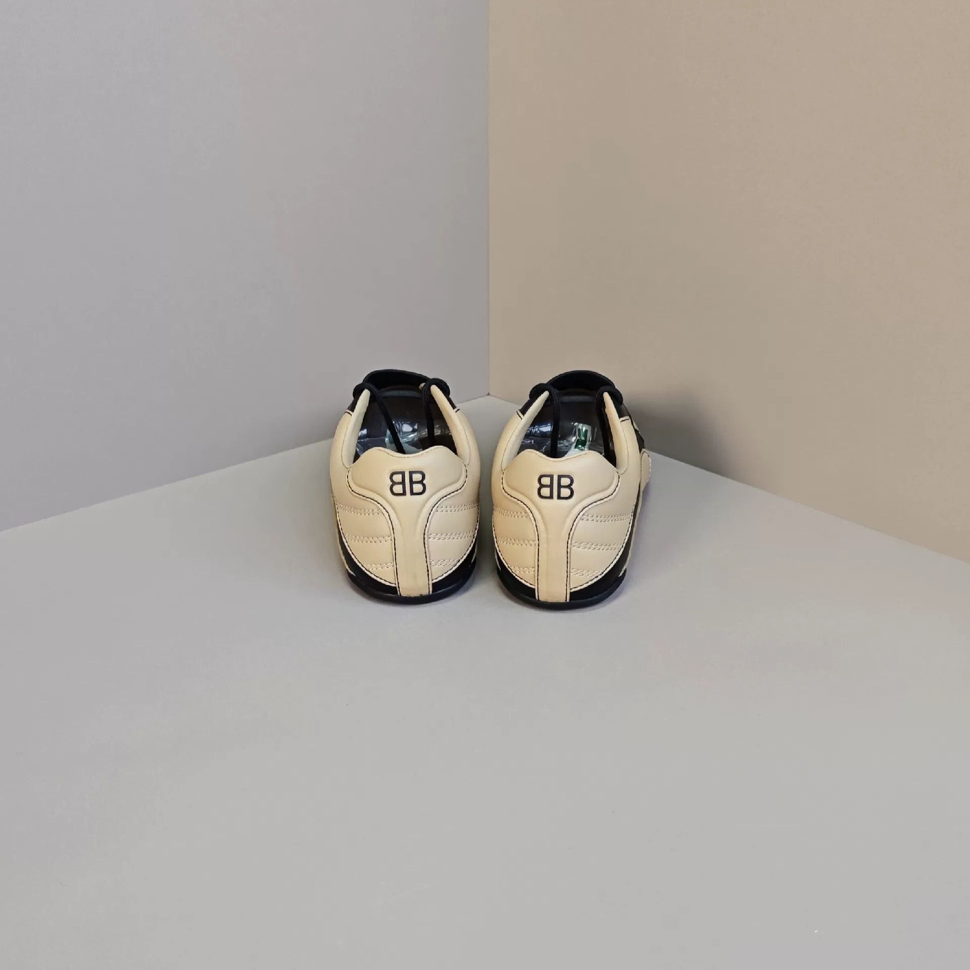 Balenciaga Balenciaga Lowtop Sneakers us_6 Women Size US 6 / IT 36 - 3 Thumbnail